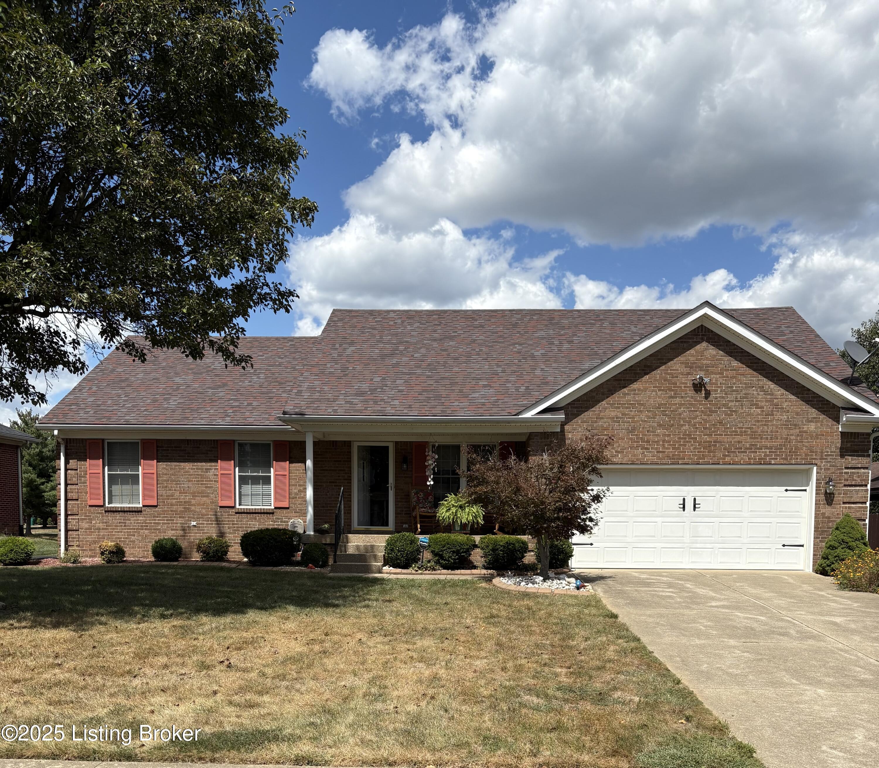 228 Shady Brook Ln