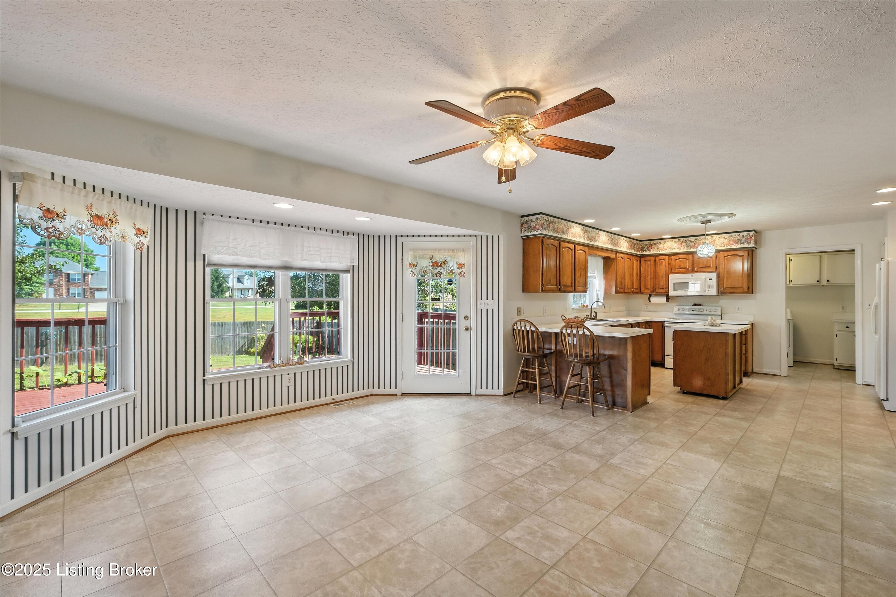 228 Shady Brook Ln