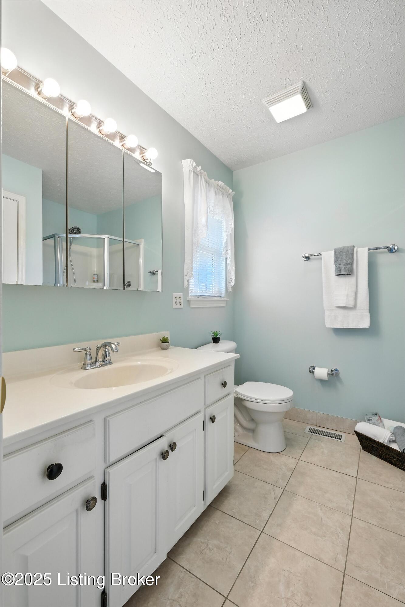 228 Shady Brook Ln