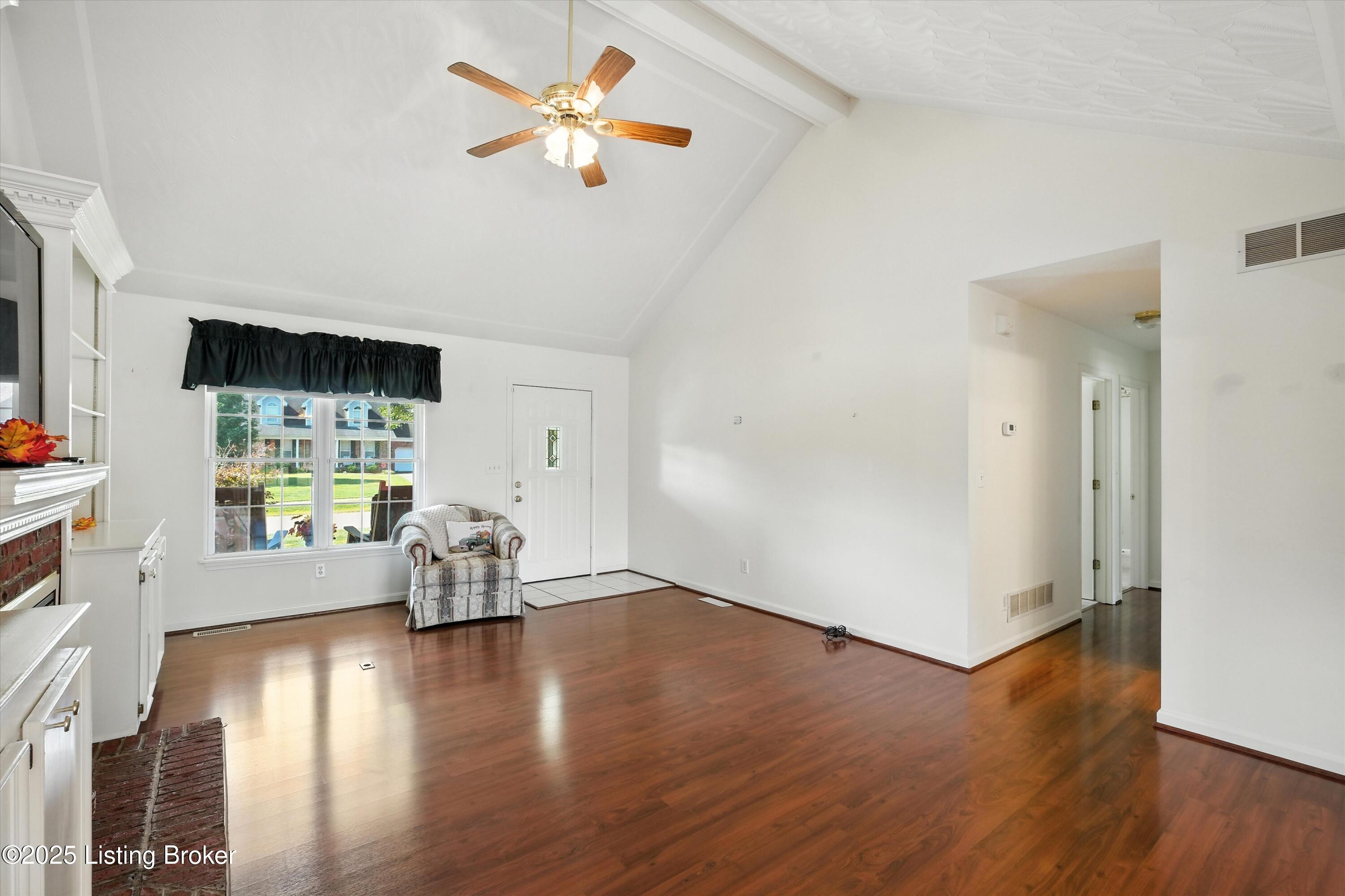 228 Shady Brook Ln