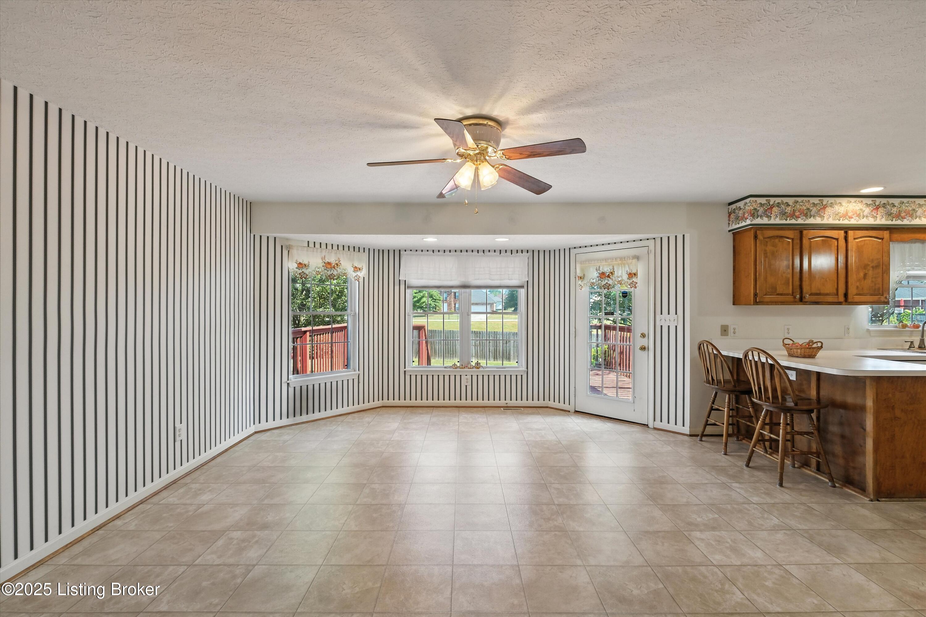 228 Shady Brook Ln