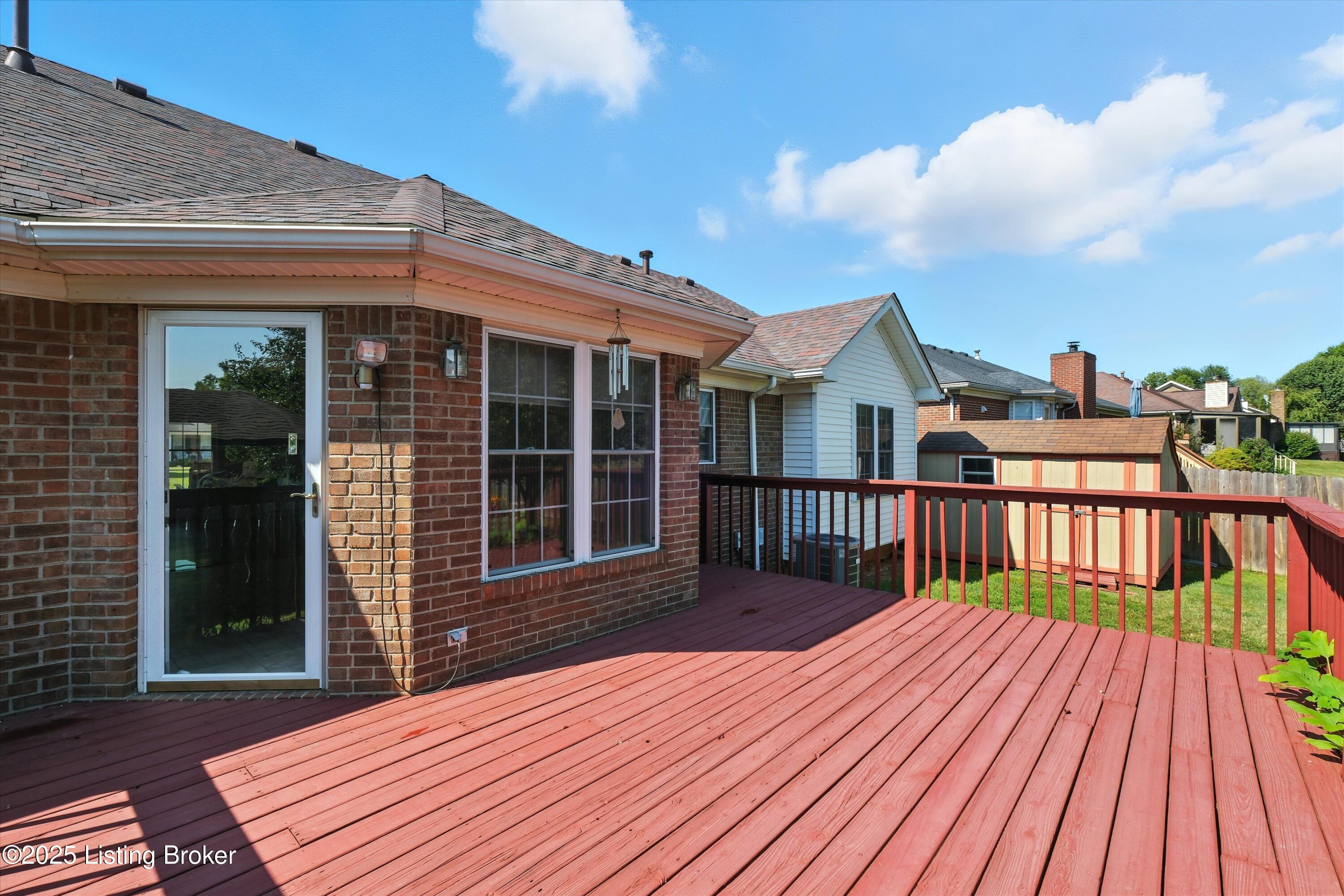 228 Shady Brook Ln