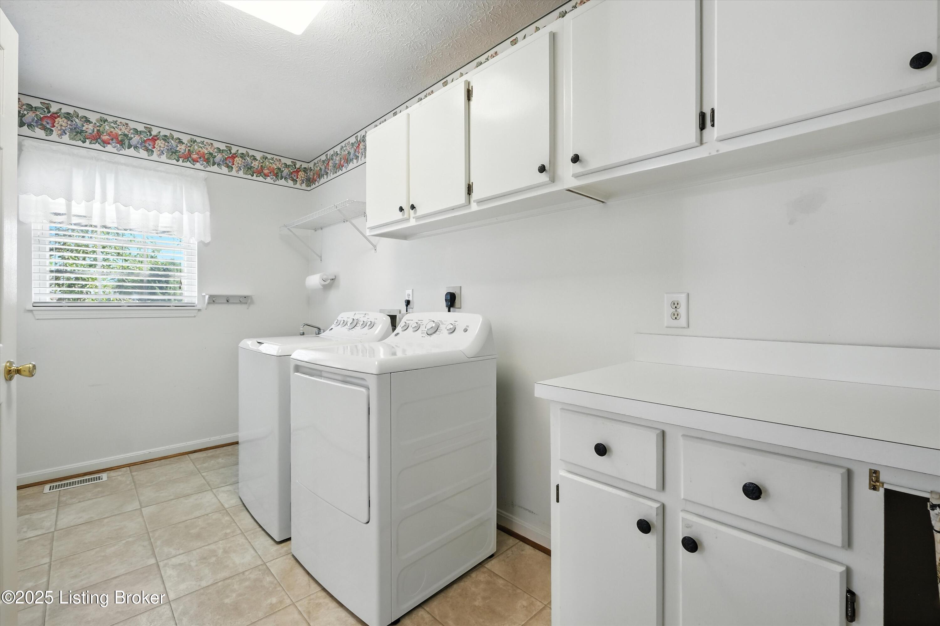 228 Shady Brook Ln