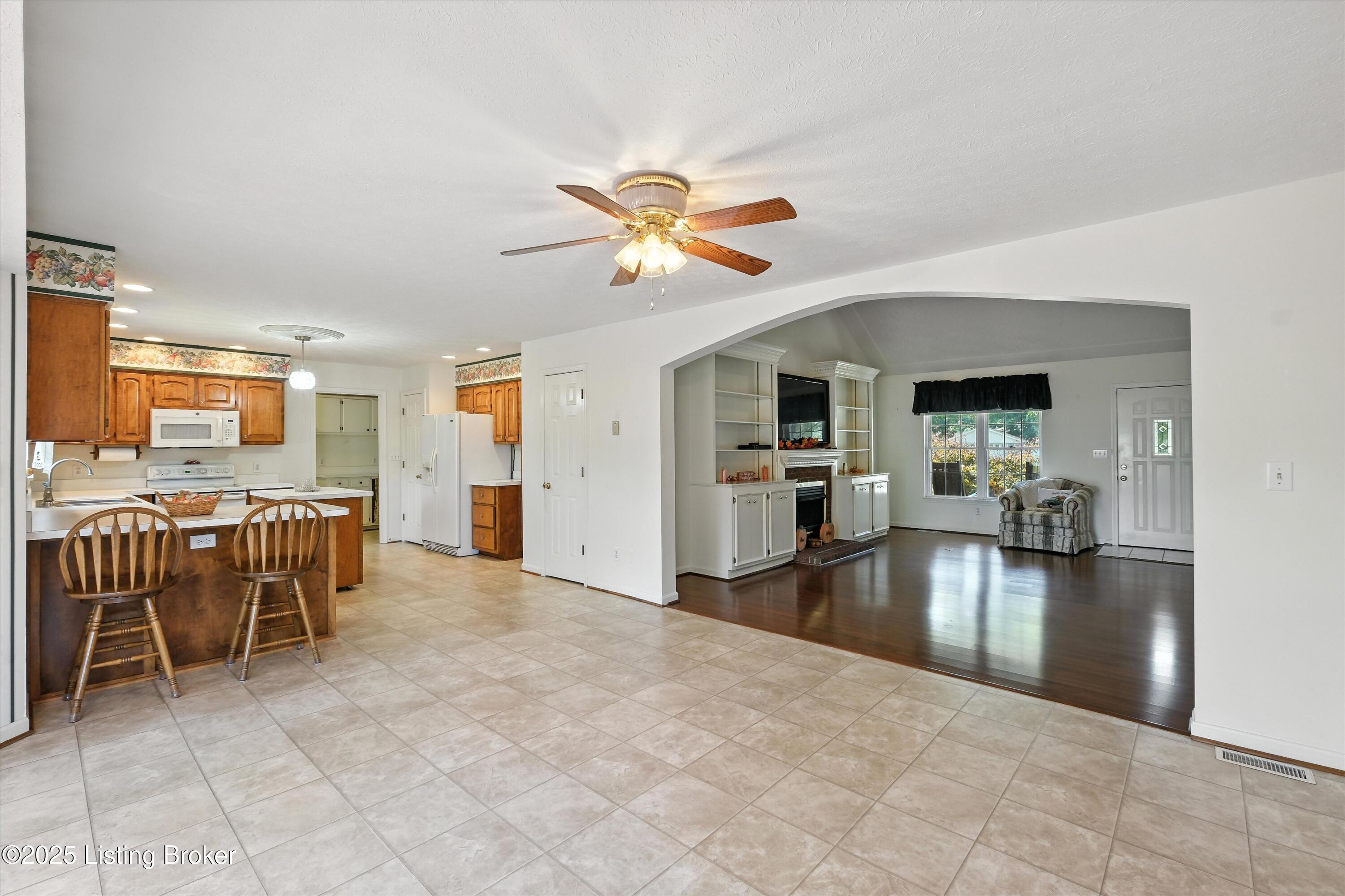 228 Shady Brook Ln