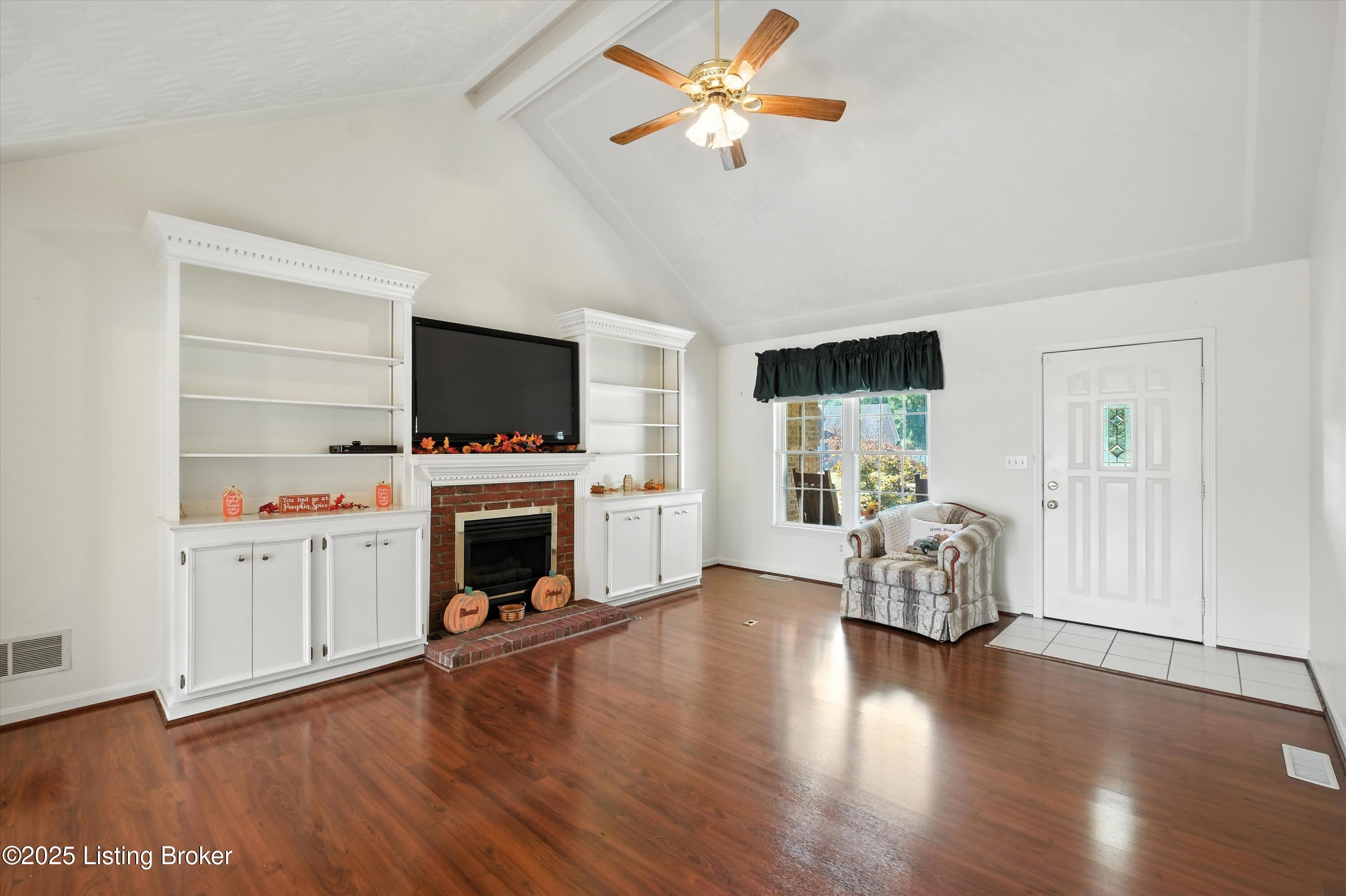 228 Shady Brook Ln