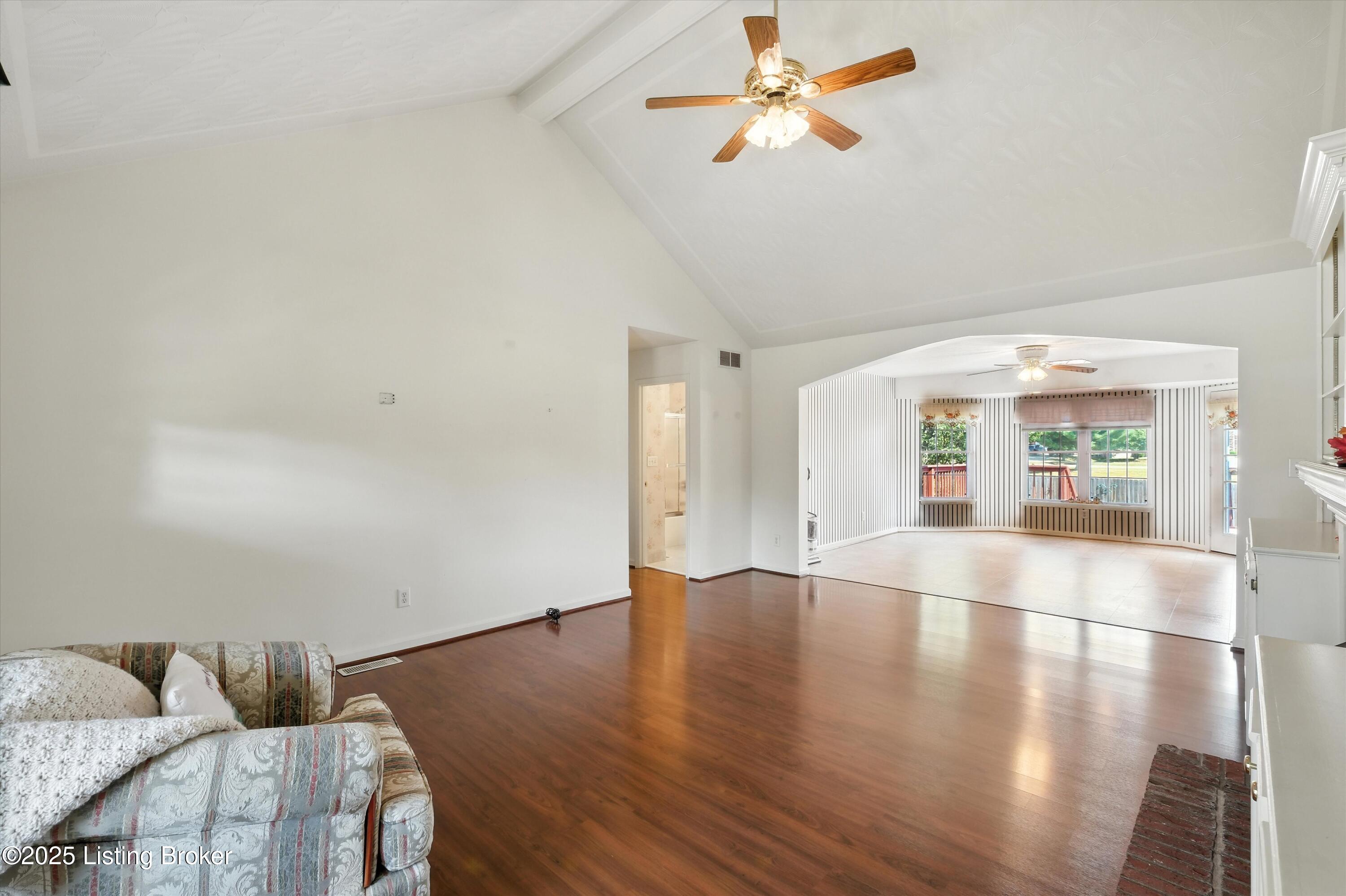 228 Shady Brook Ln