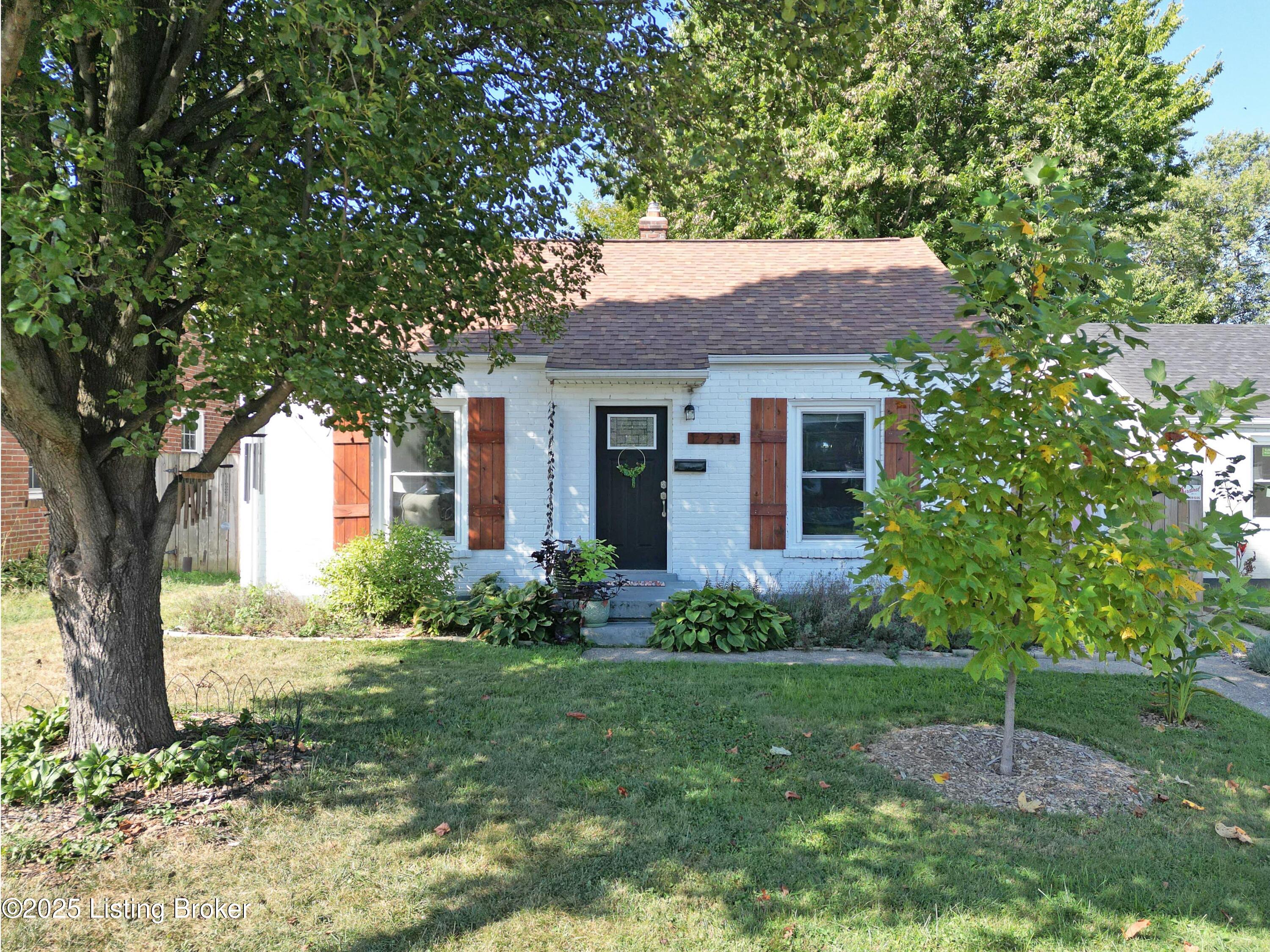 1234 Fischer Ave
