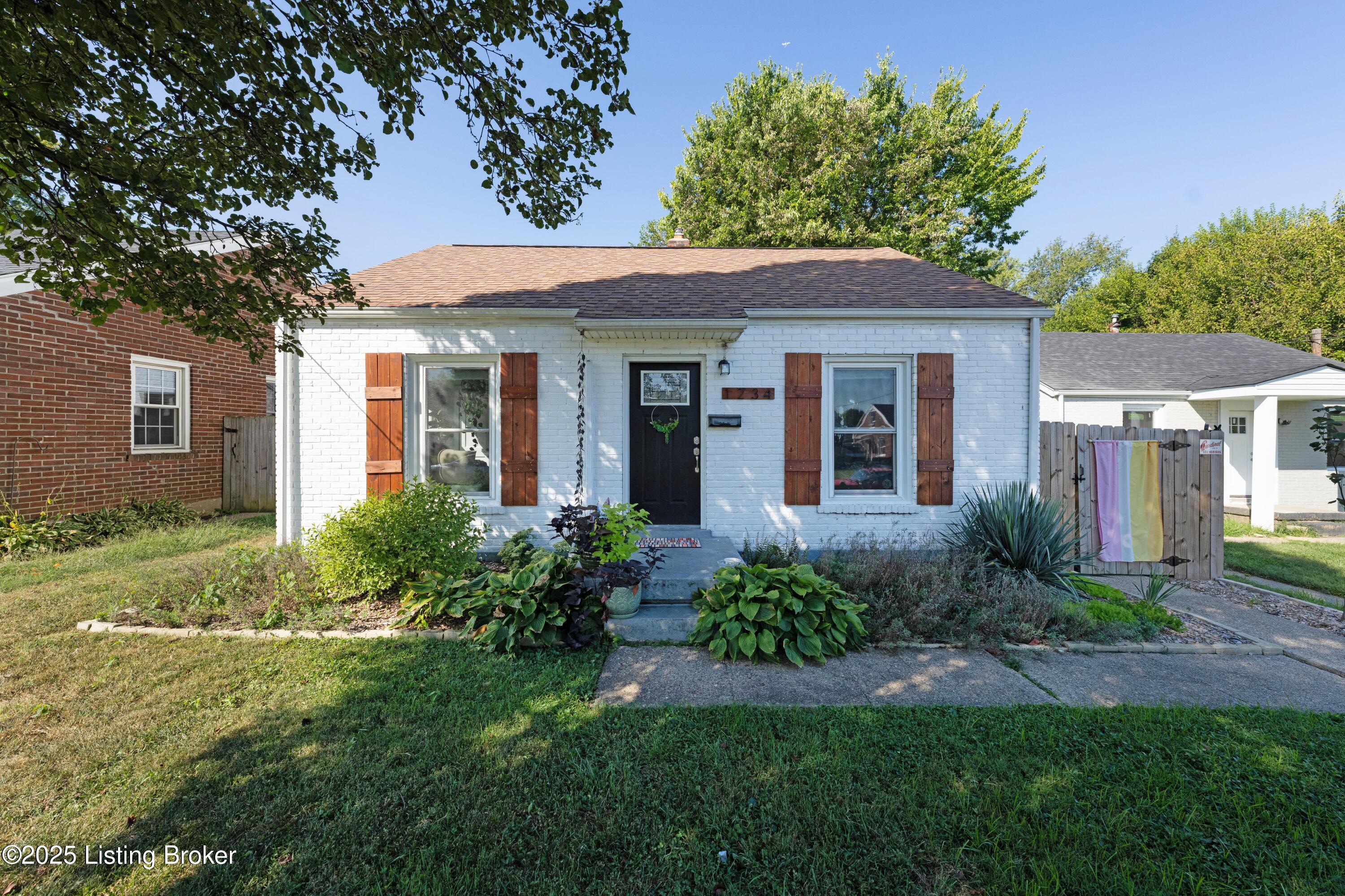 1234 Fischer Ave