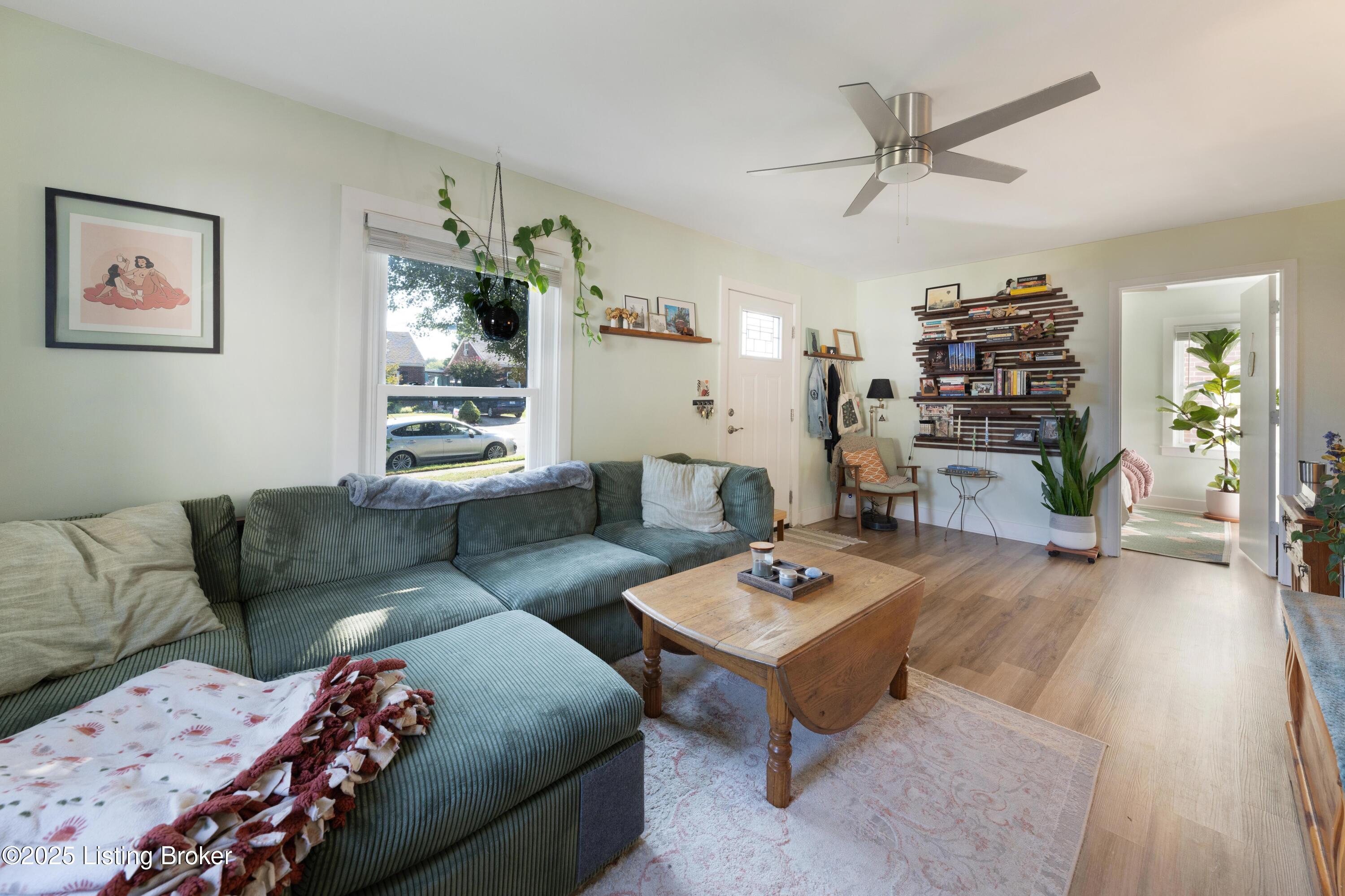 1234 Fischer Ave