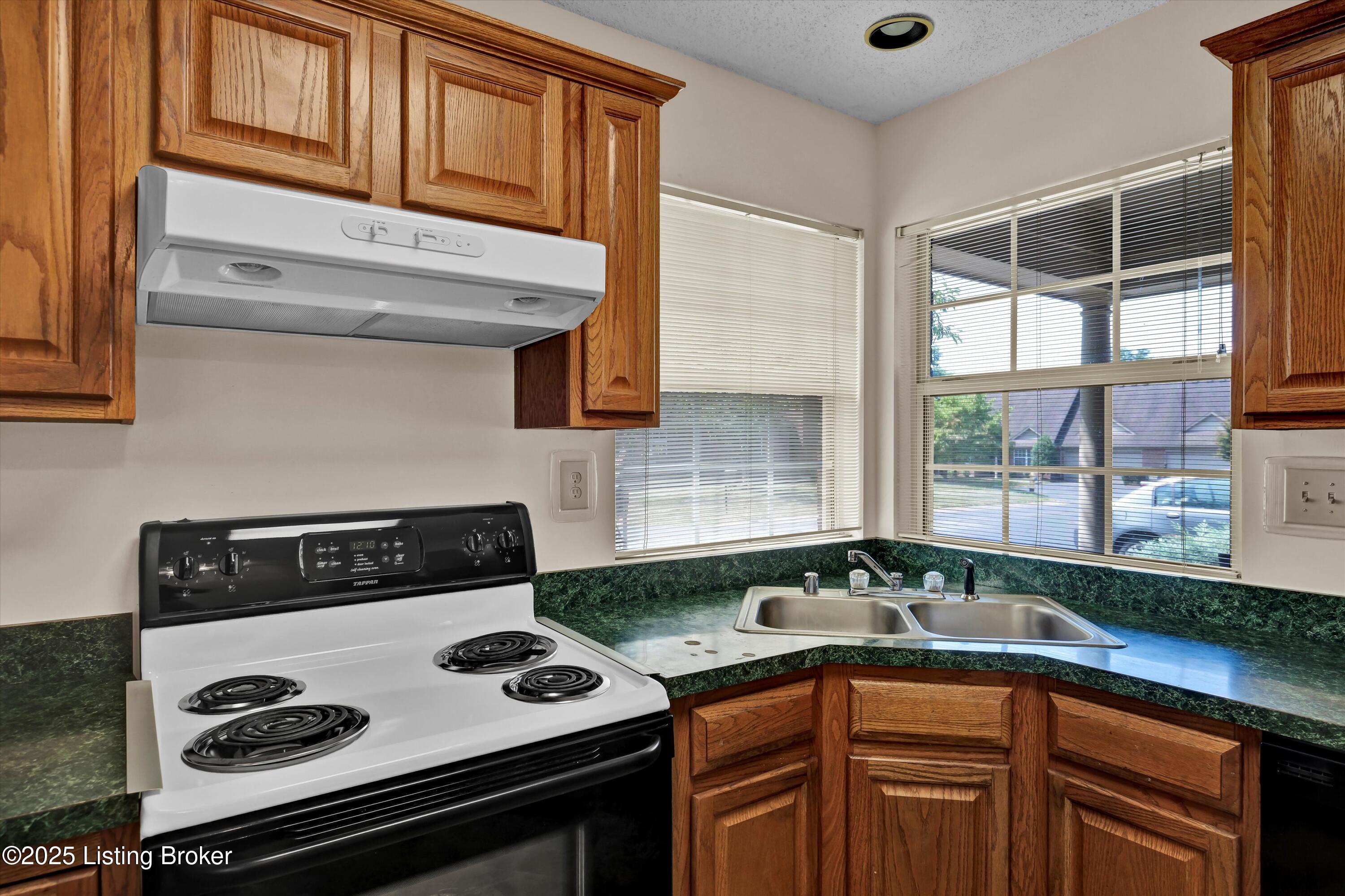 9803 Lockyear Ct