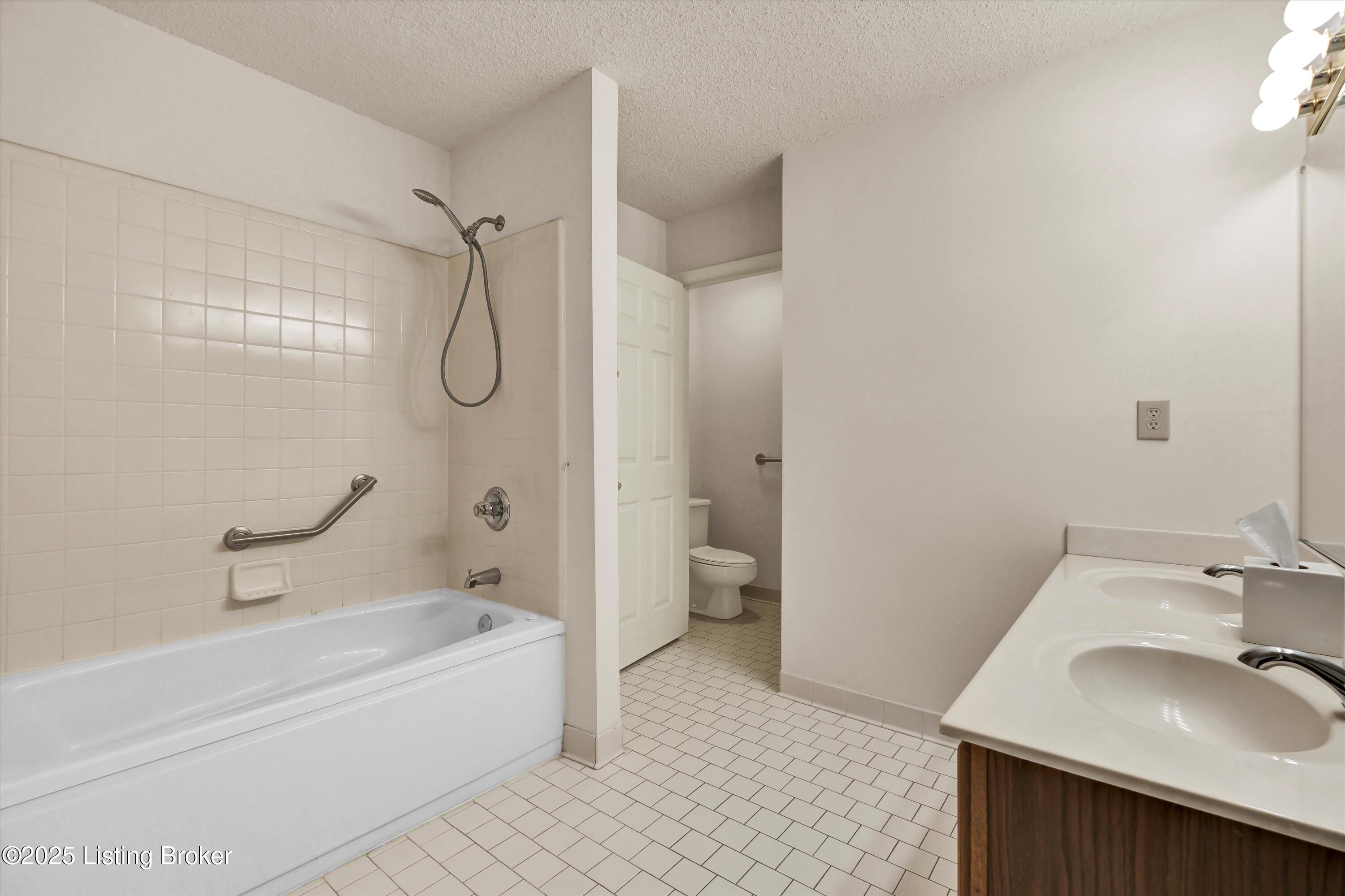 9803 Lockyear Ct
