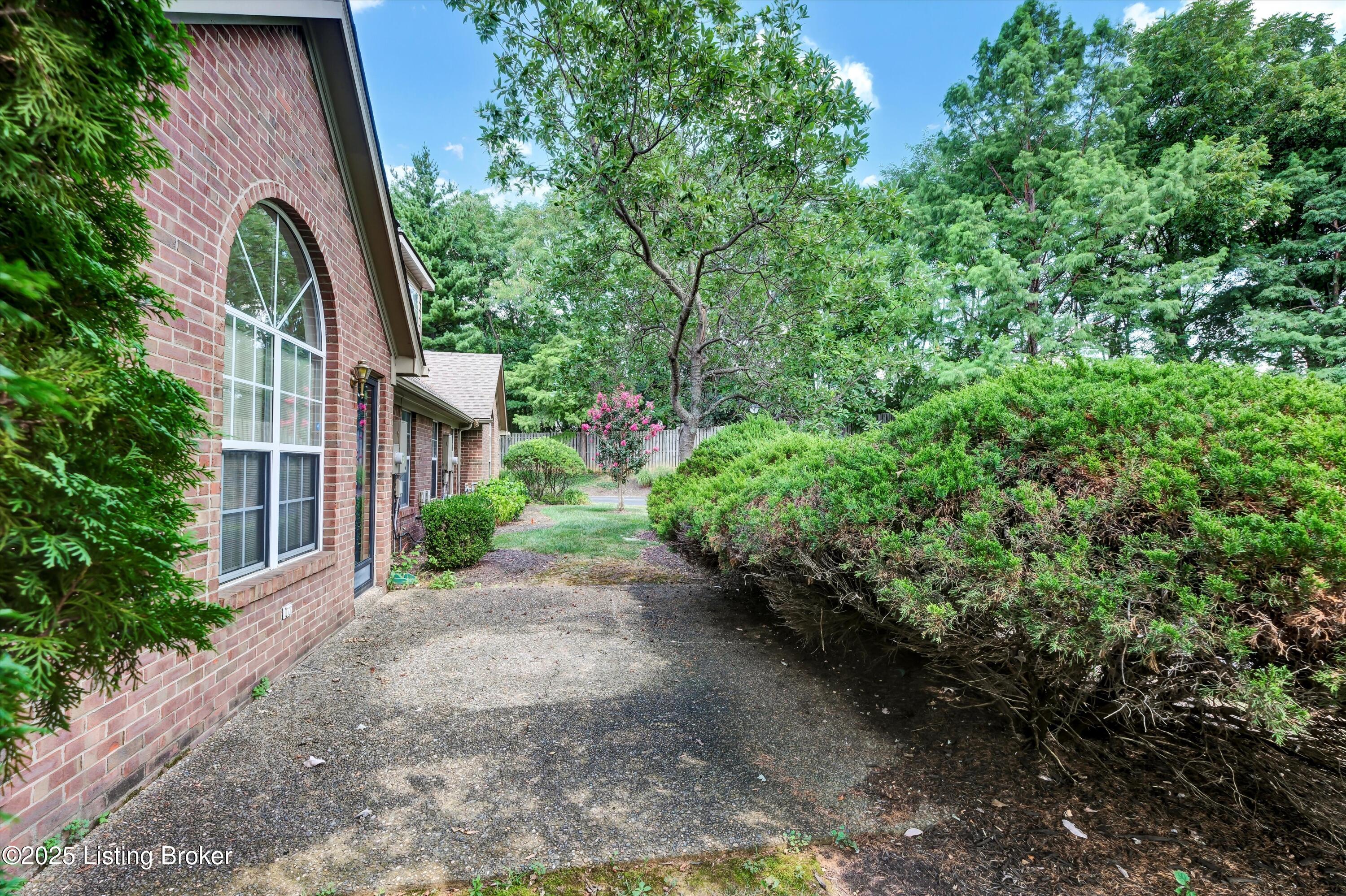 9803 Lockyear Ct