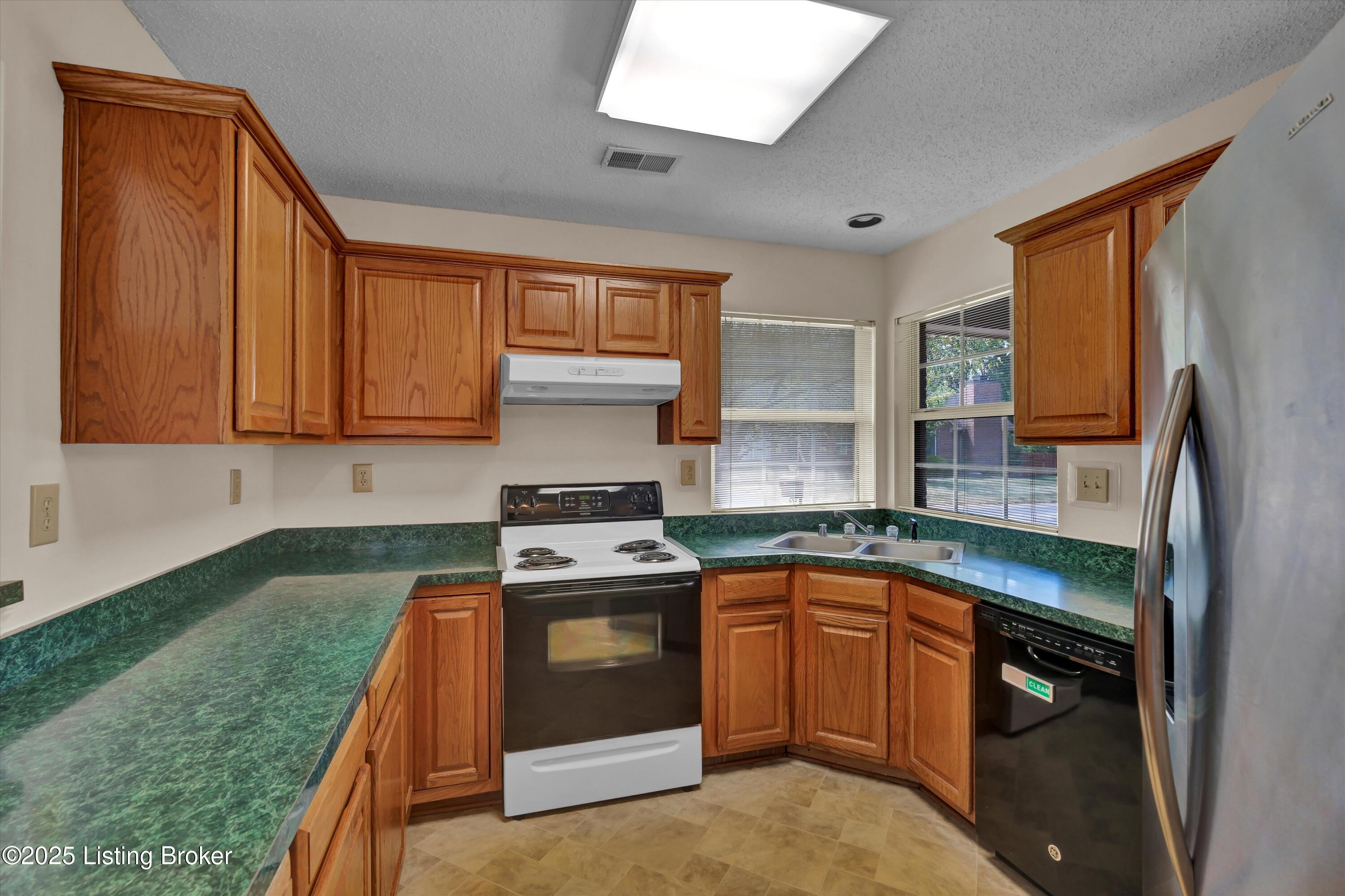 9803 Lockyear Ct
