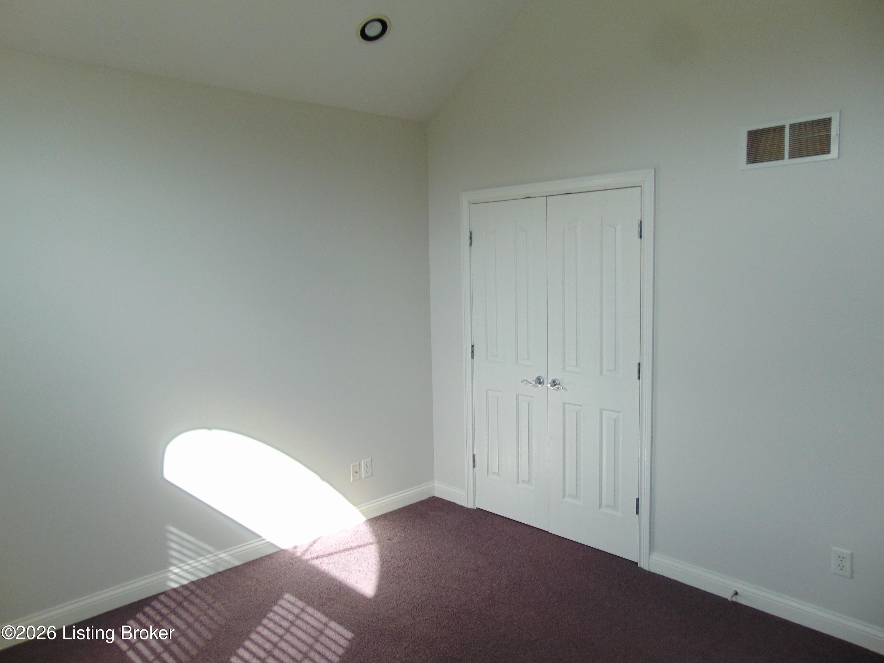 650 Foxmoore Dr