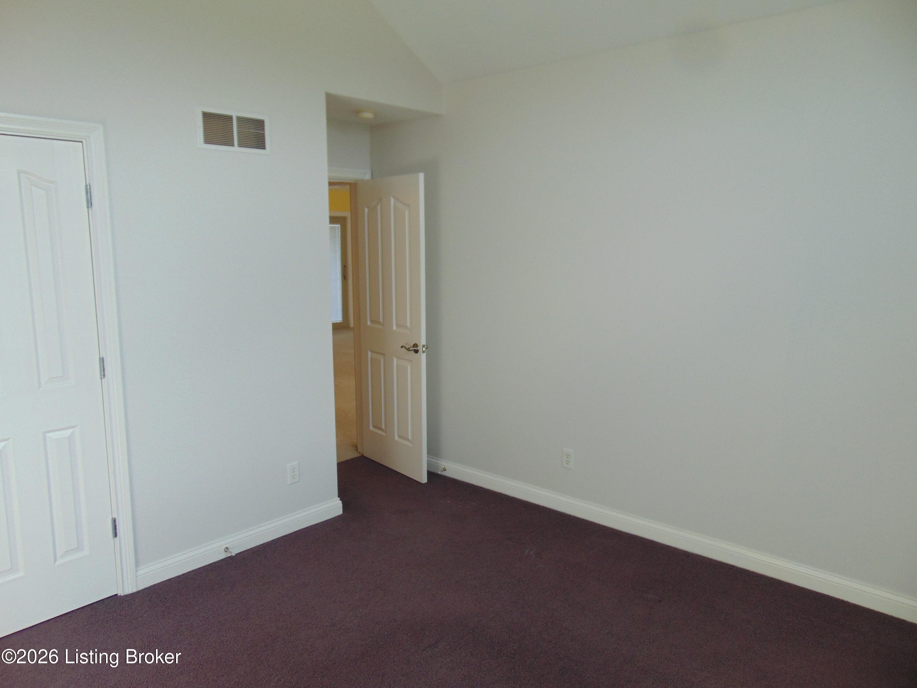 650 Foxmoore Dr