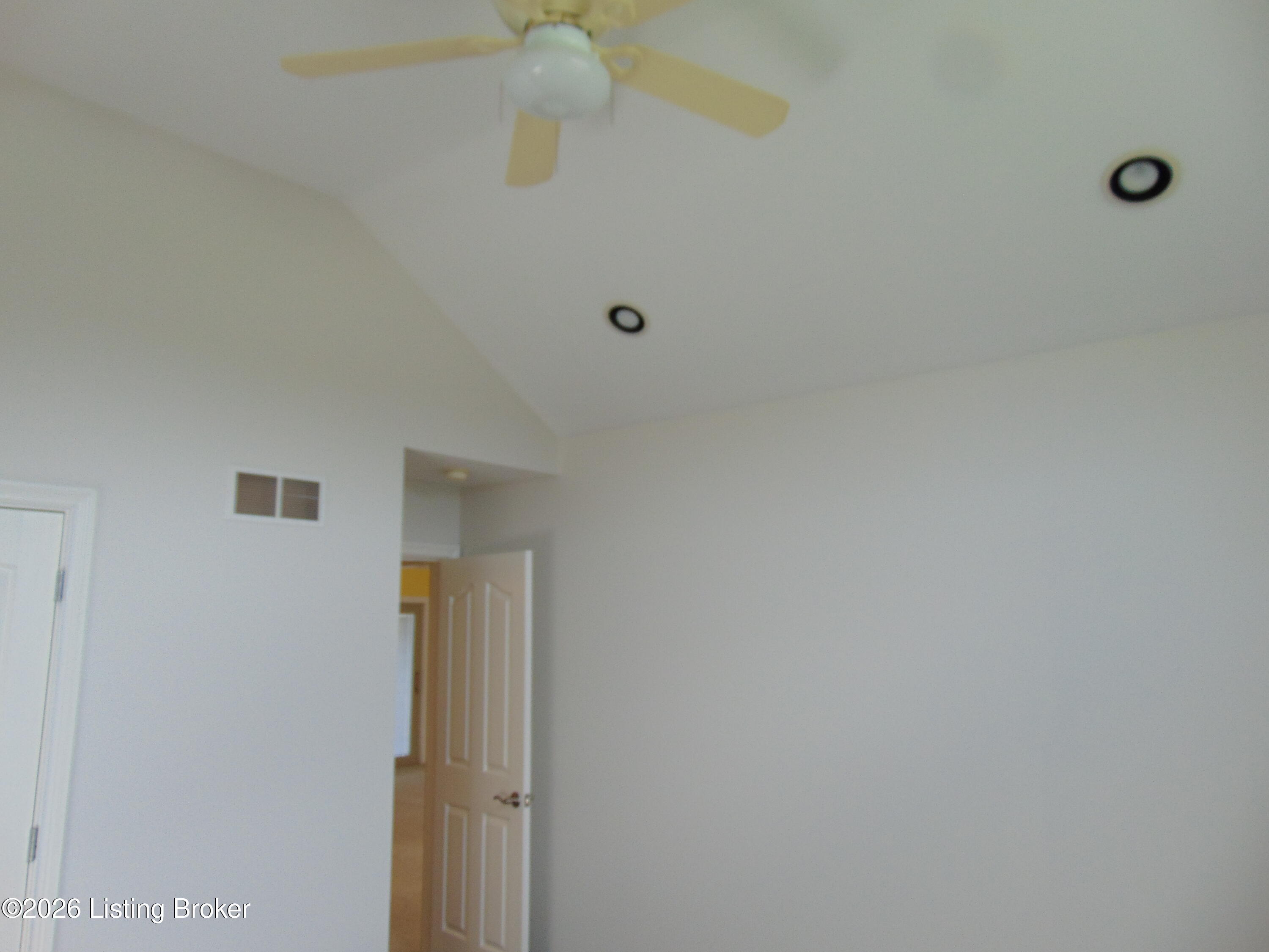 650 Foxmoore Dr