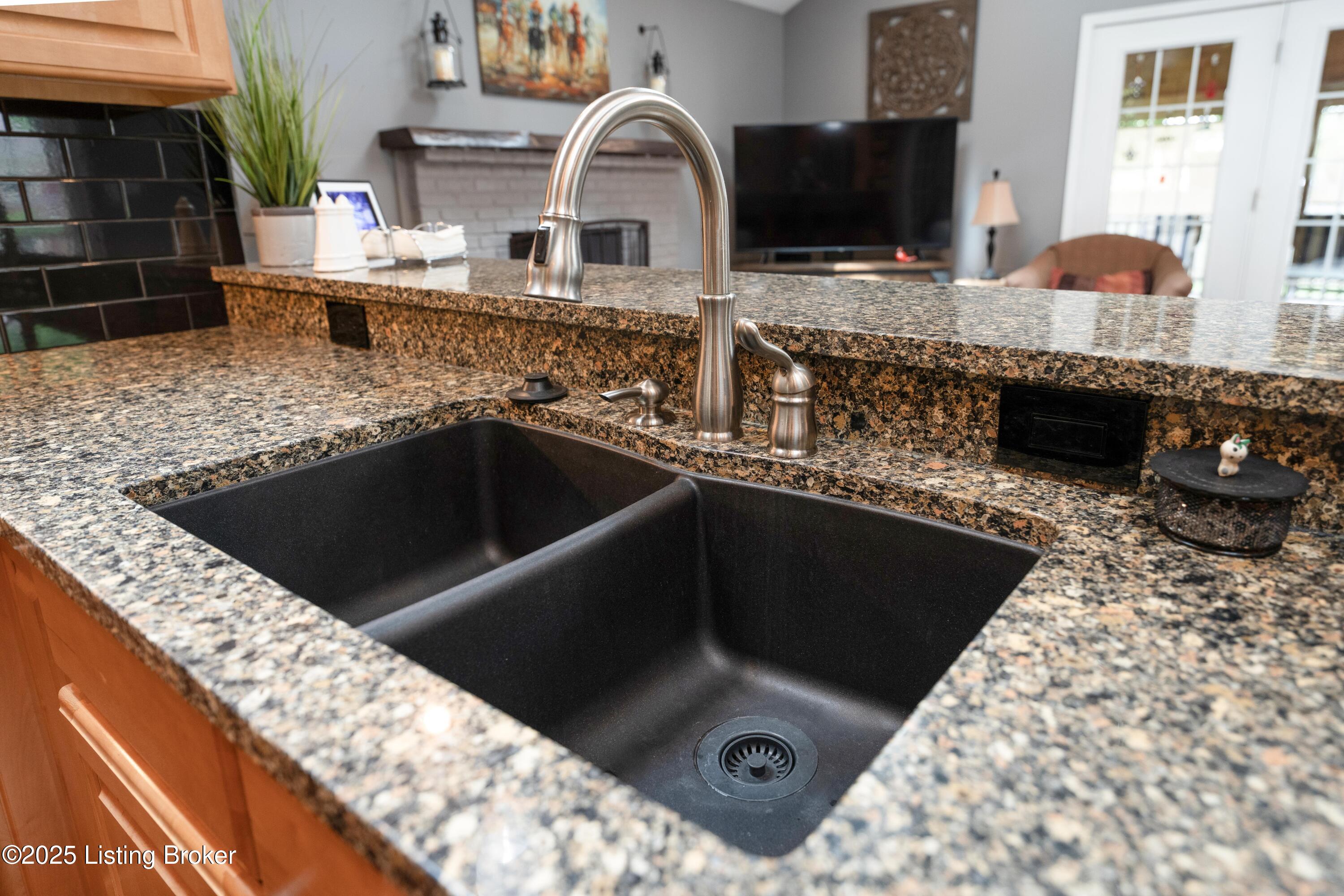 3403 Hastings Cir