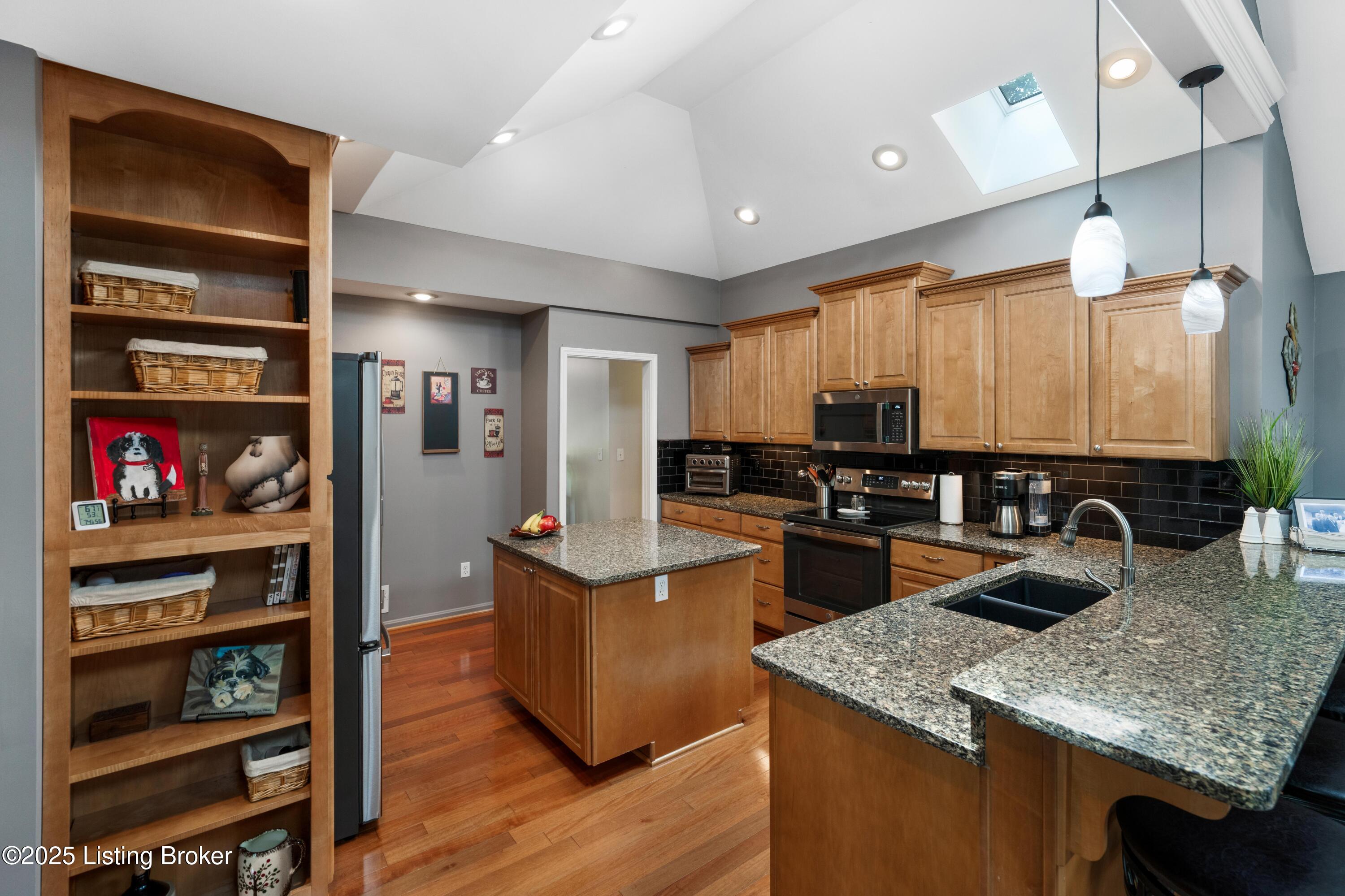 3403 Hastings Cir
