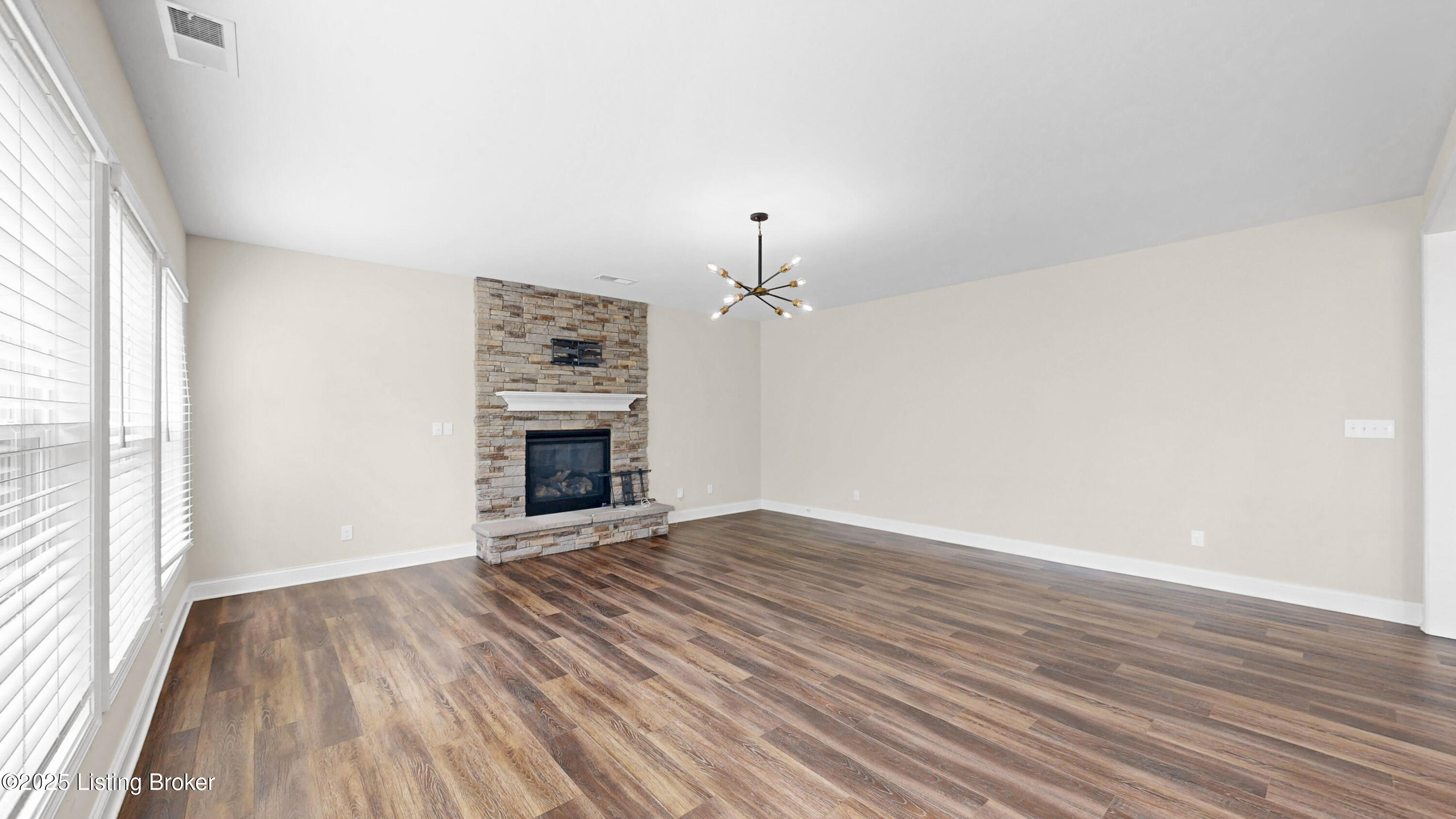 729 Dehart Ln