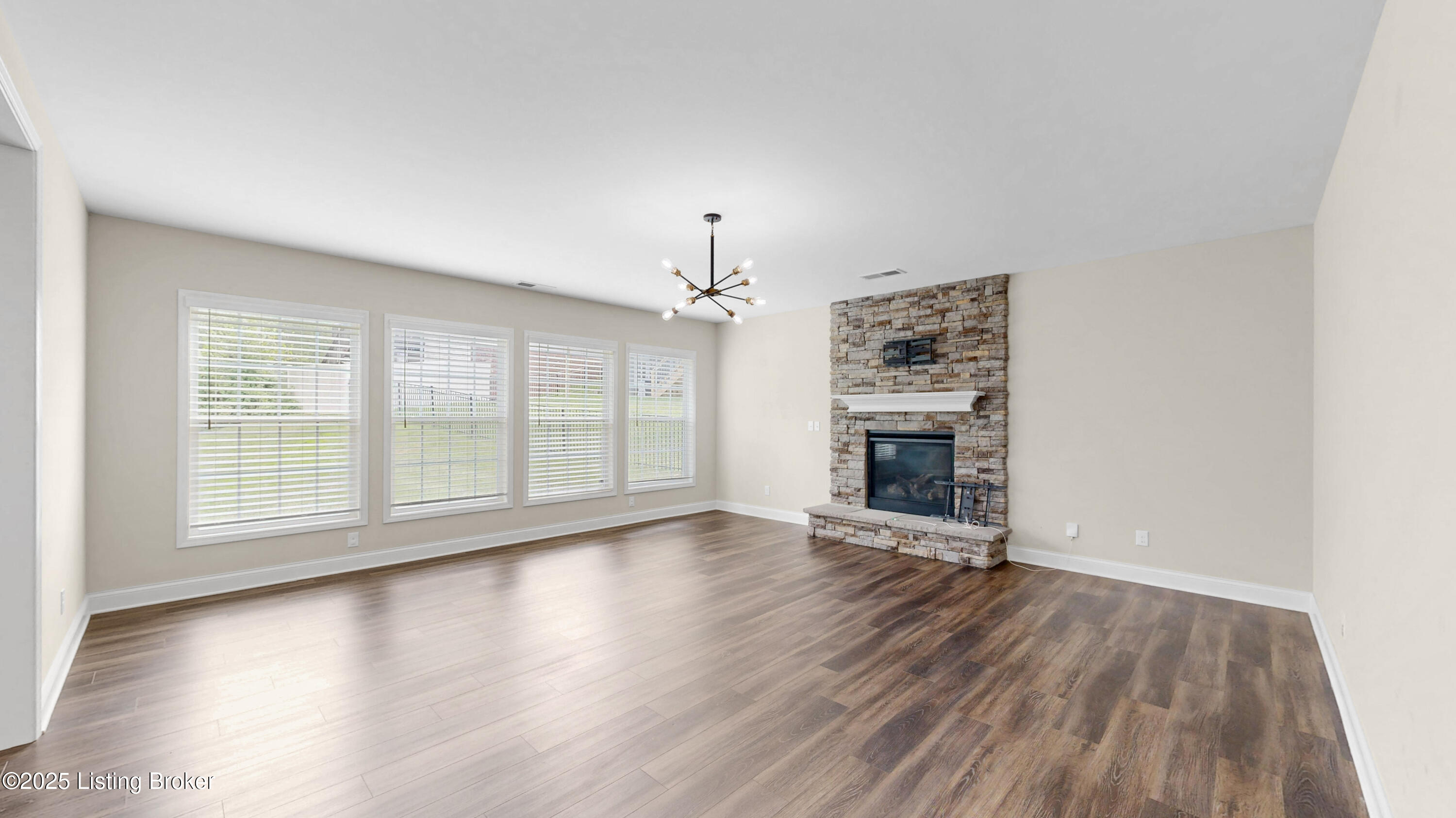 729 Dehart Ln