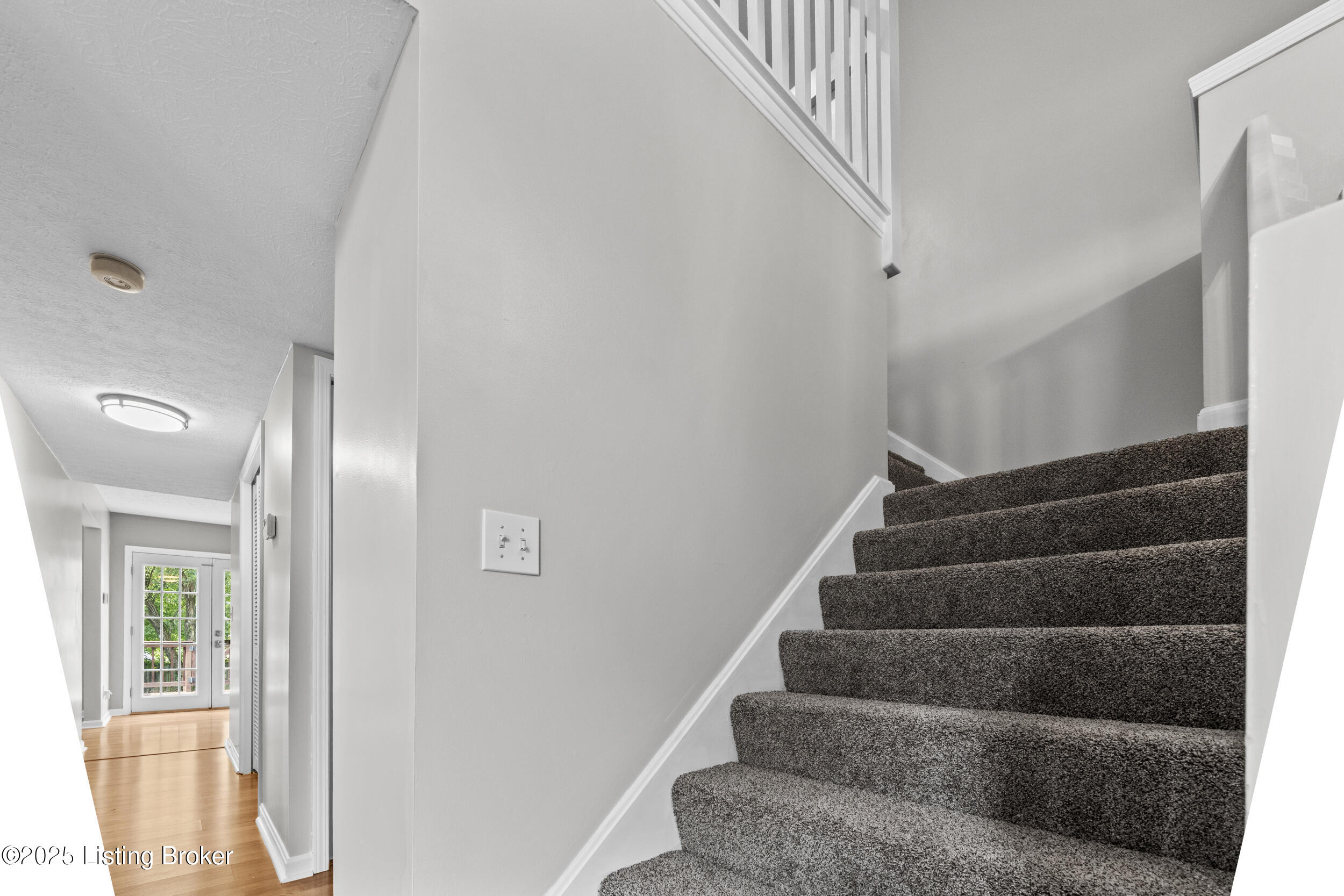 10617 Bayport Rd