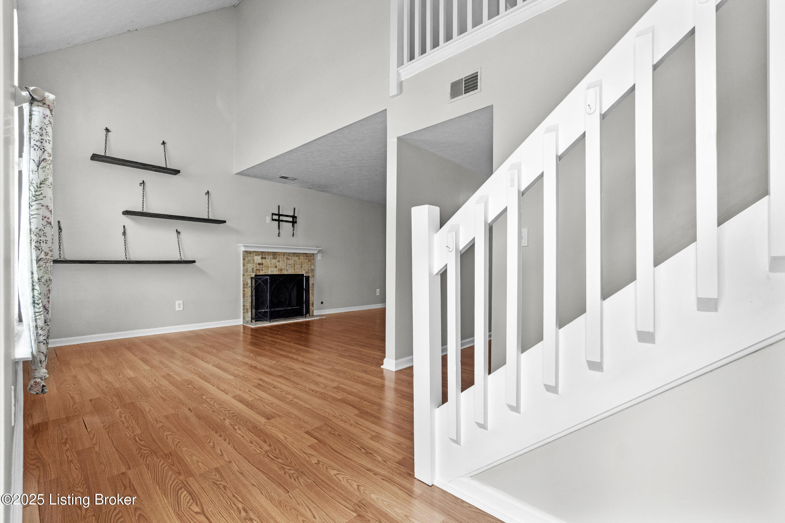 10617 Bayport Rd