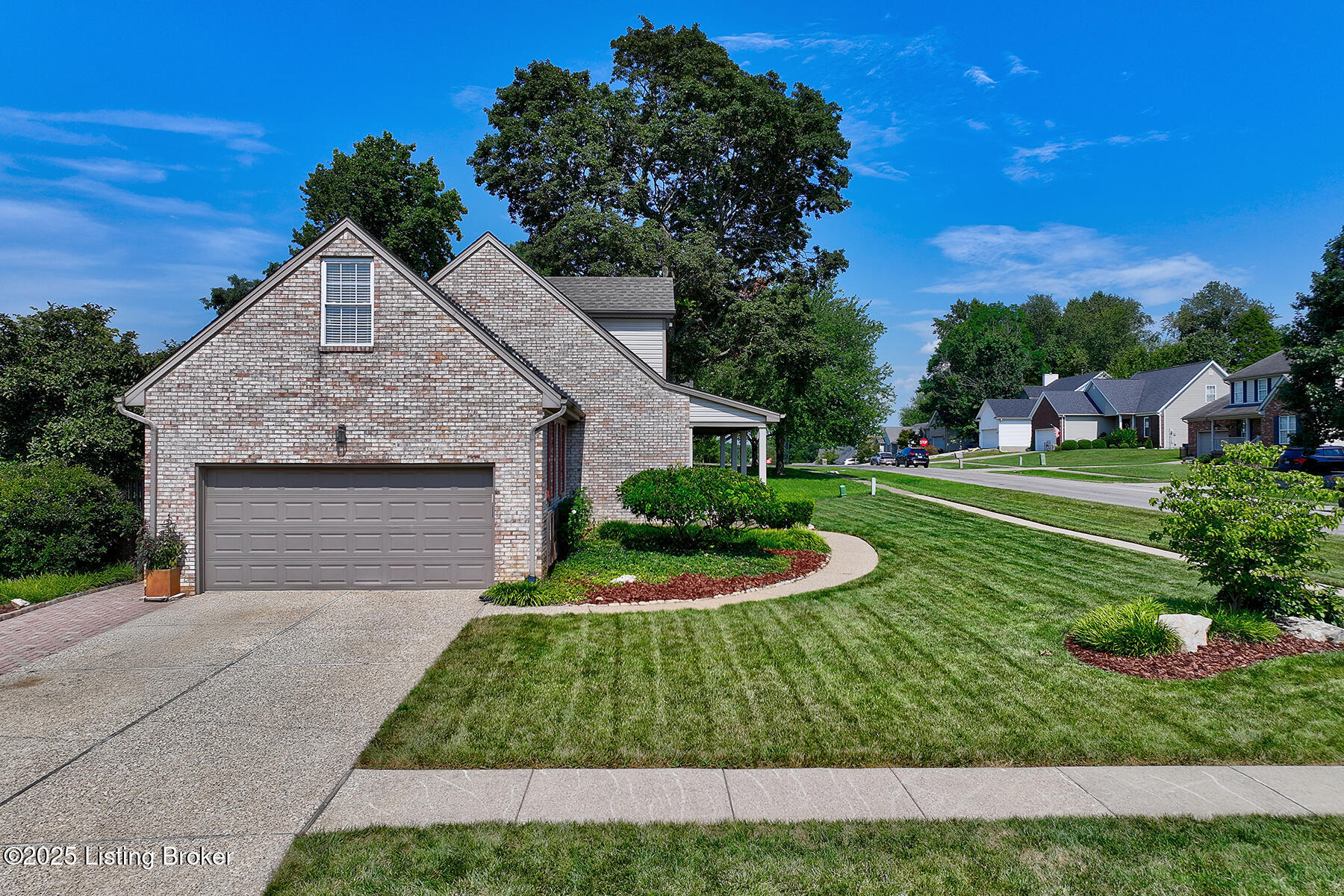 9541 Poplar Hill Dr