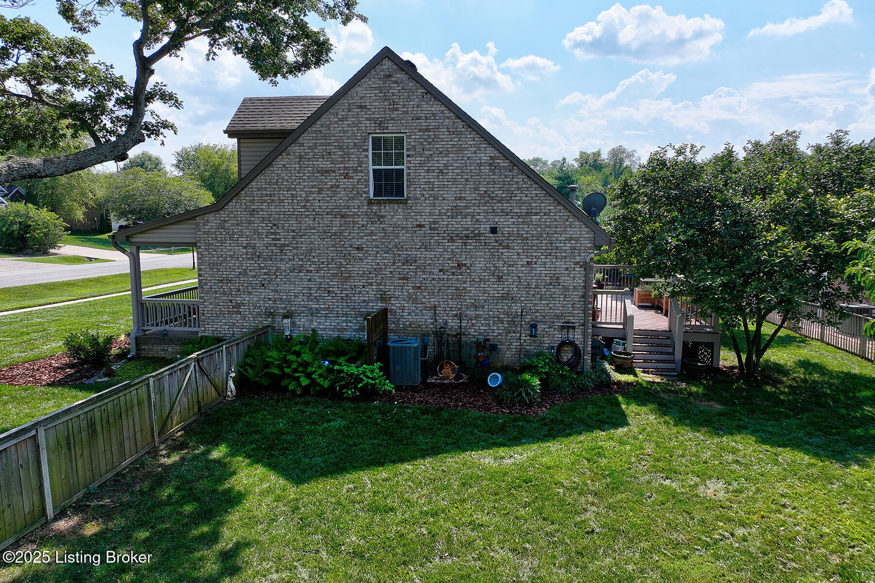 9541 Poplar Hill Dr