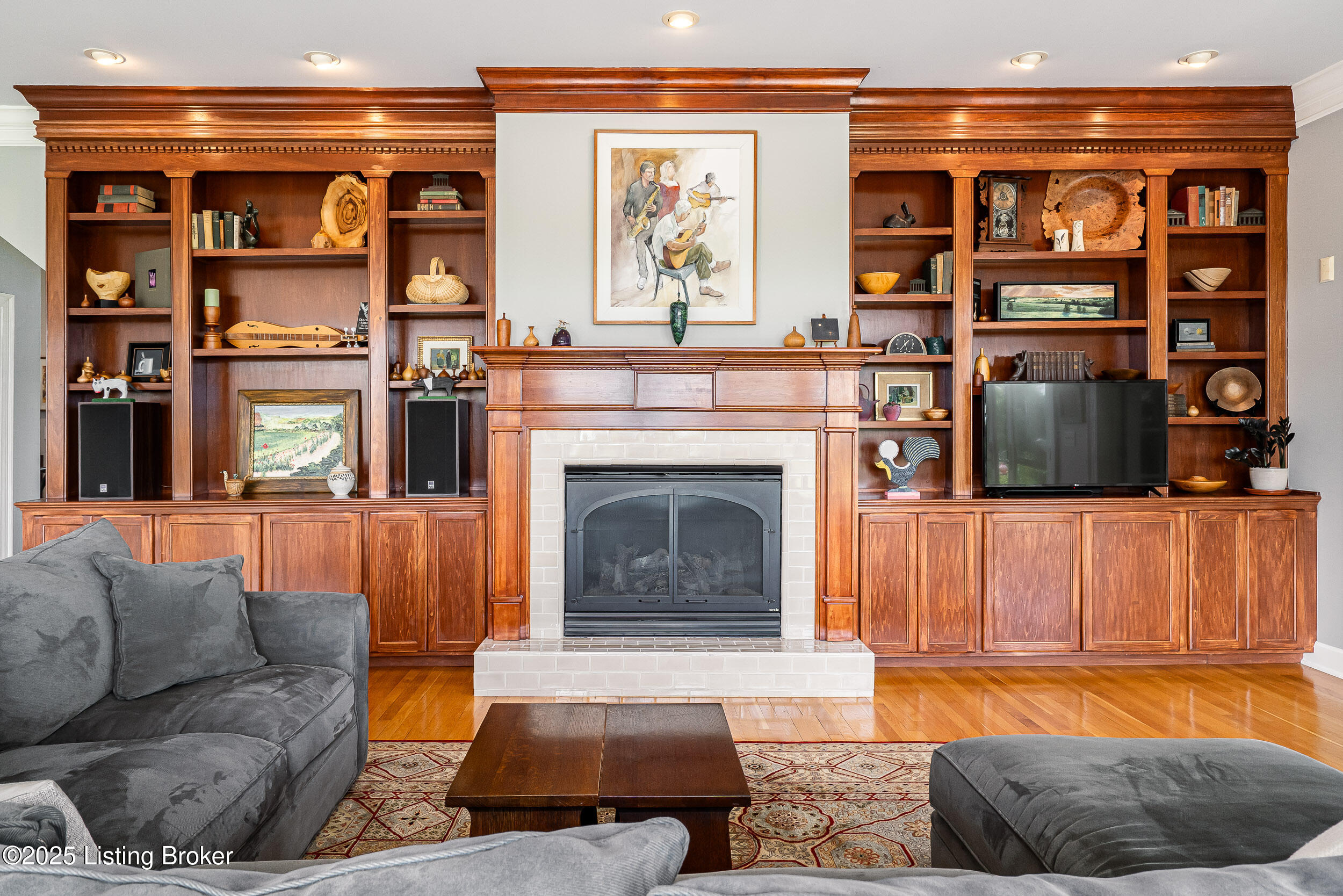 1084 Majestic Oaks Way