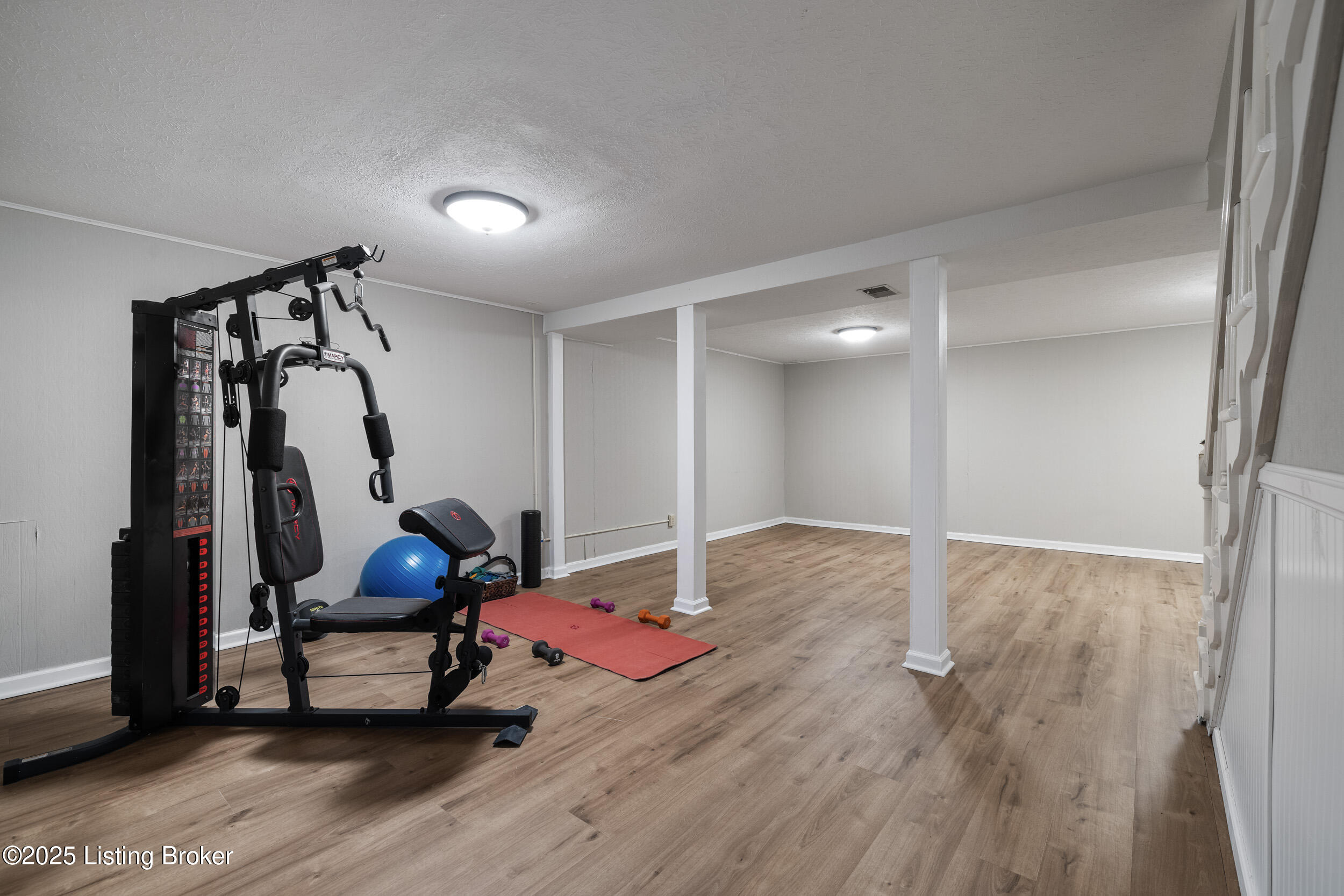 111 Hurstland Dr