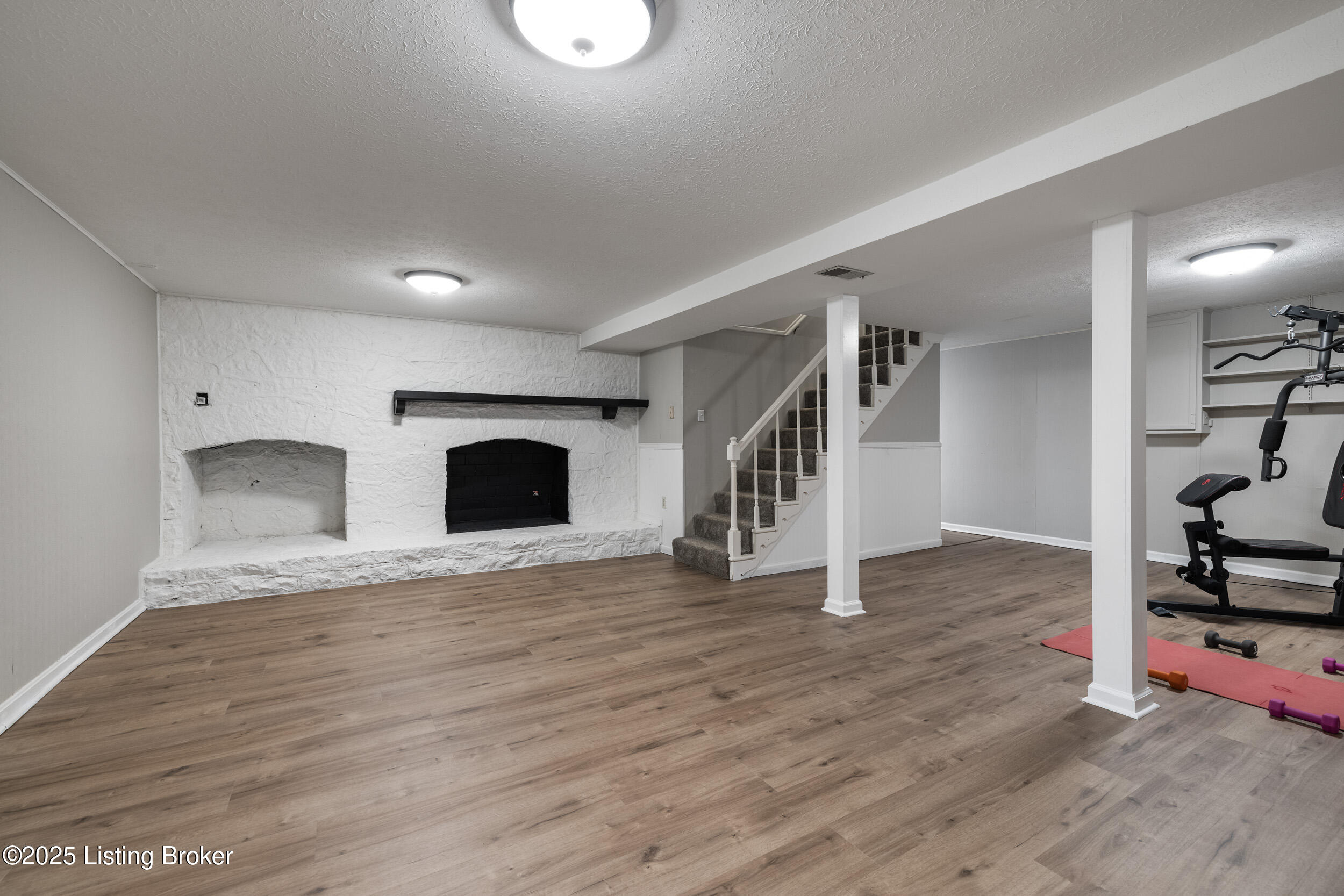 111 Hurstland Dr