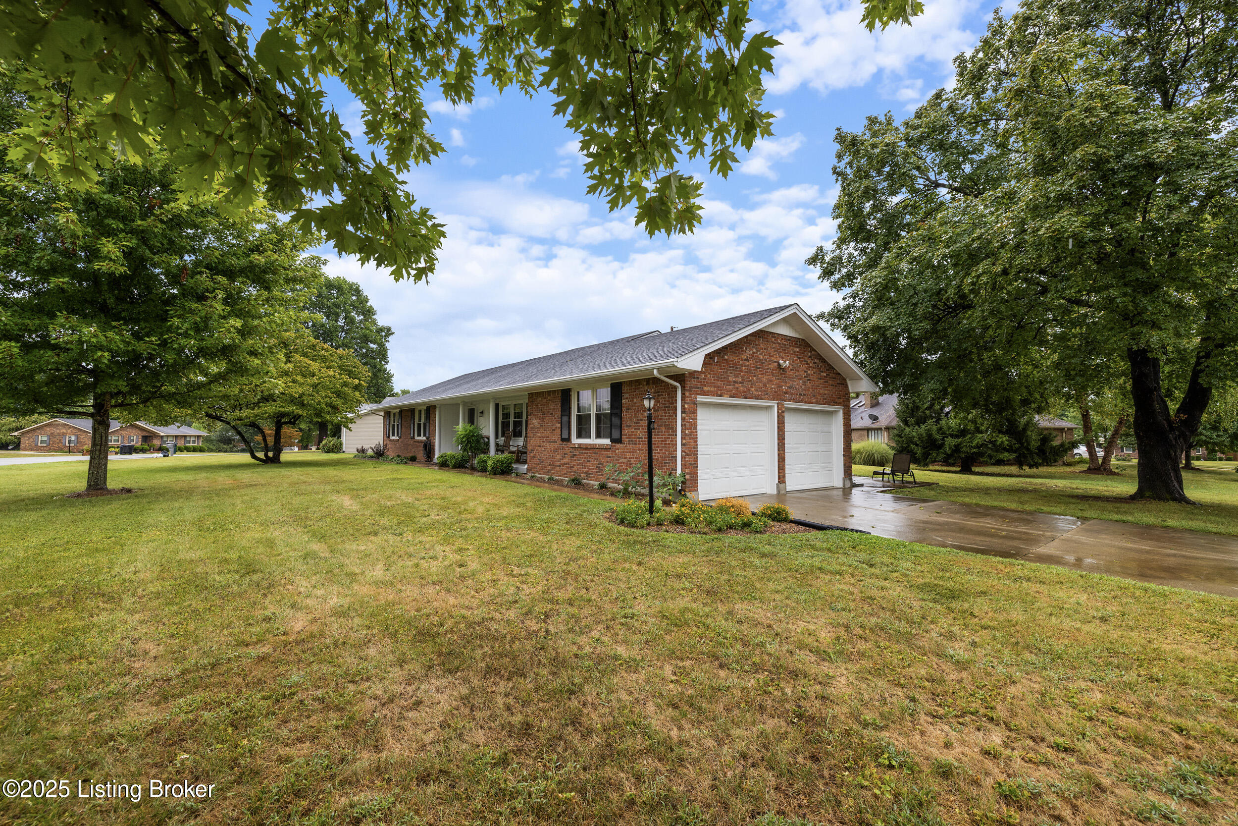 111 Hurstland Dr