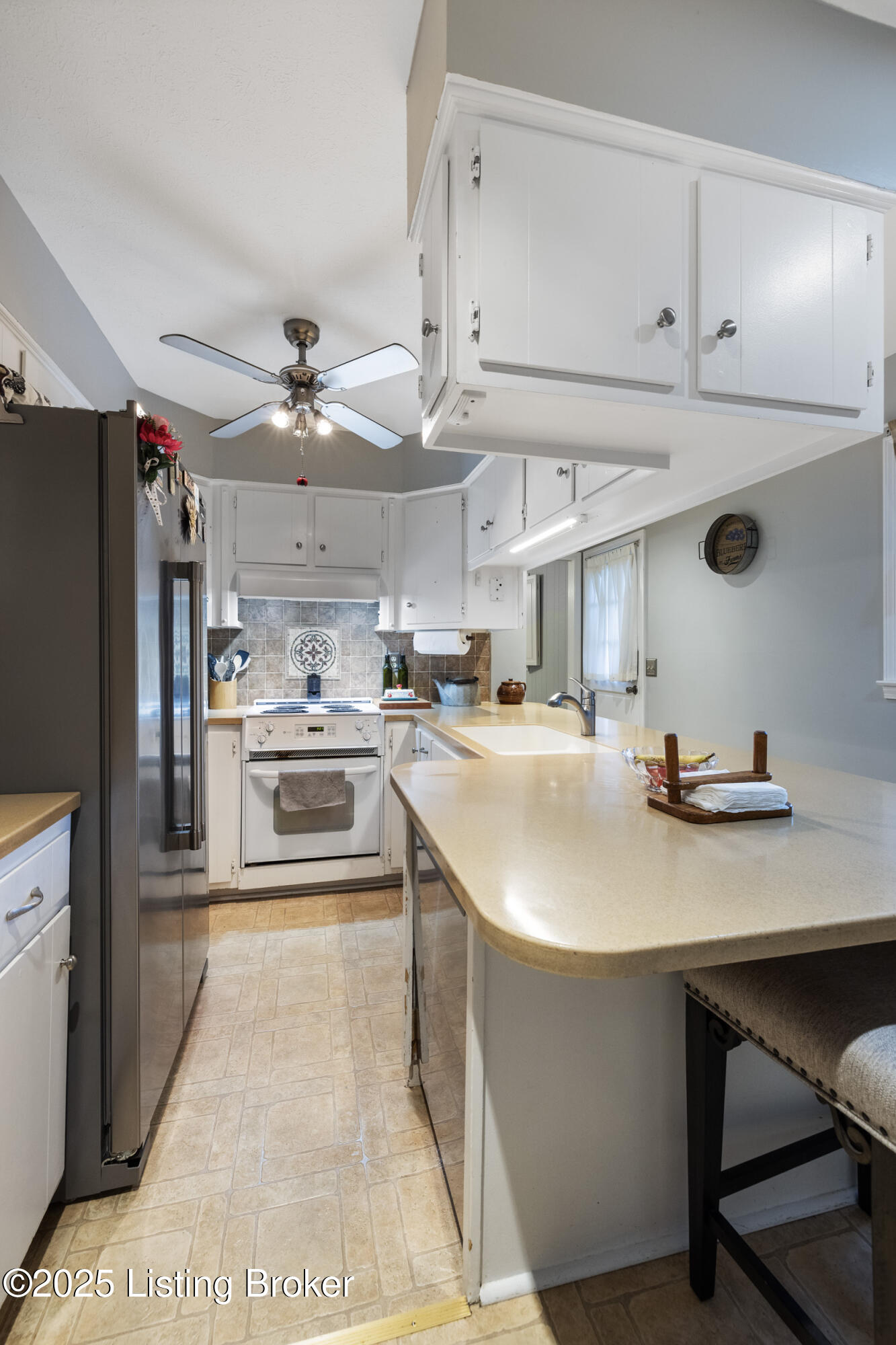 111 Hurstland Dr