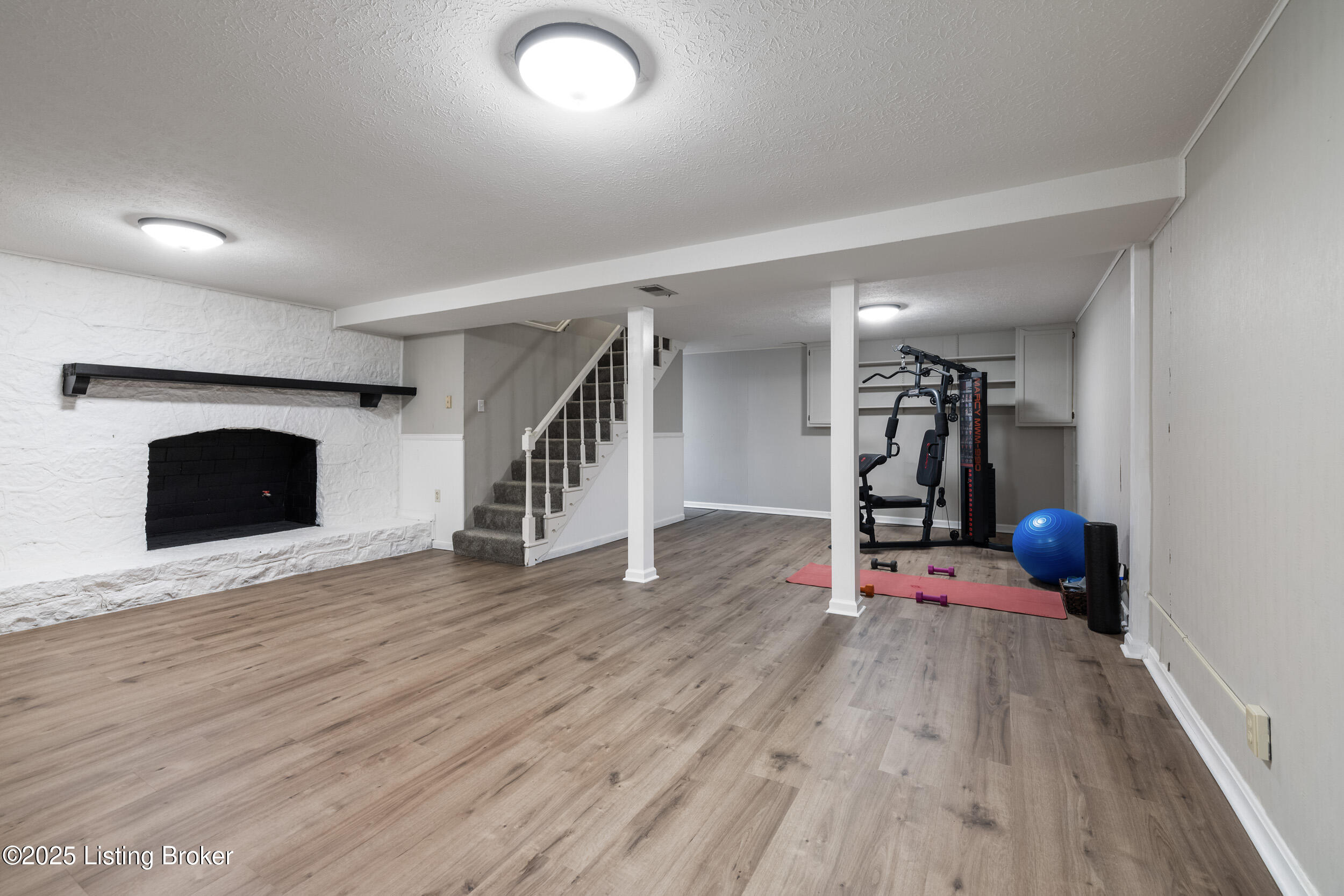 111 Hurstland Dr