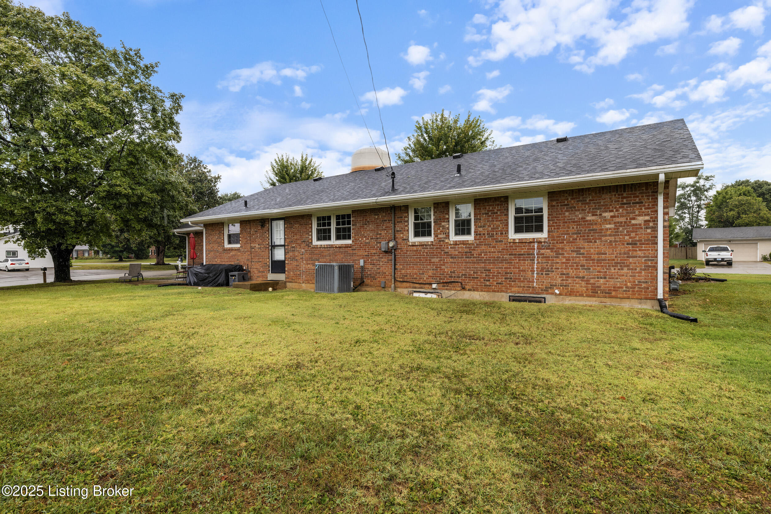 111 Hurstland Dr