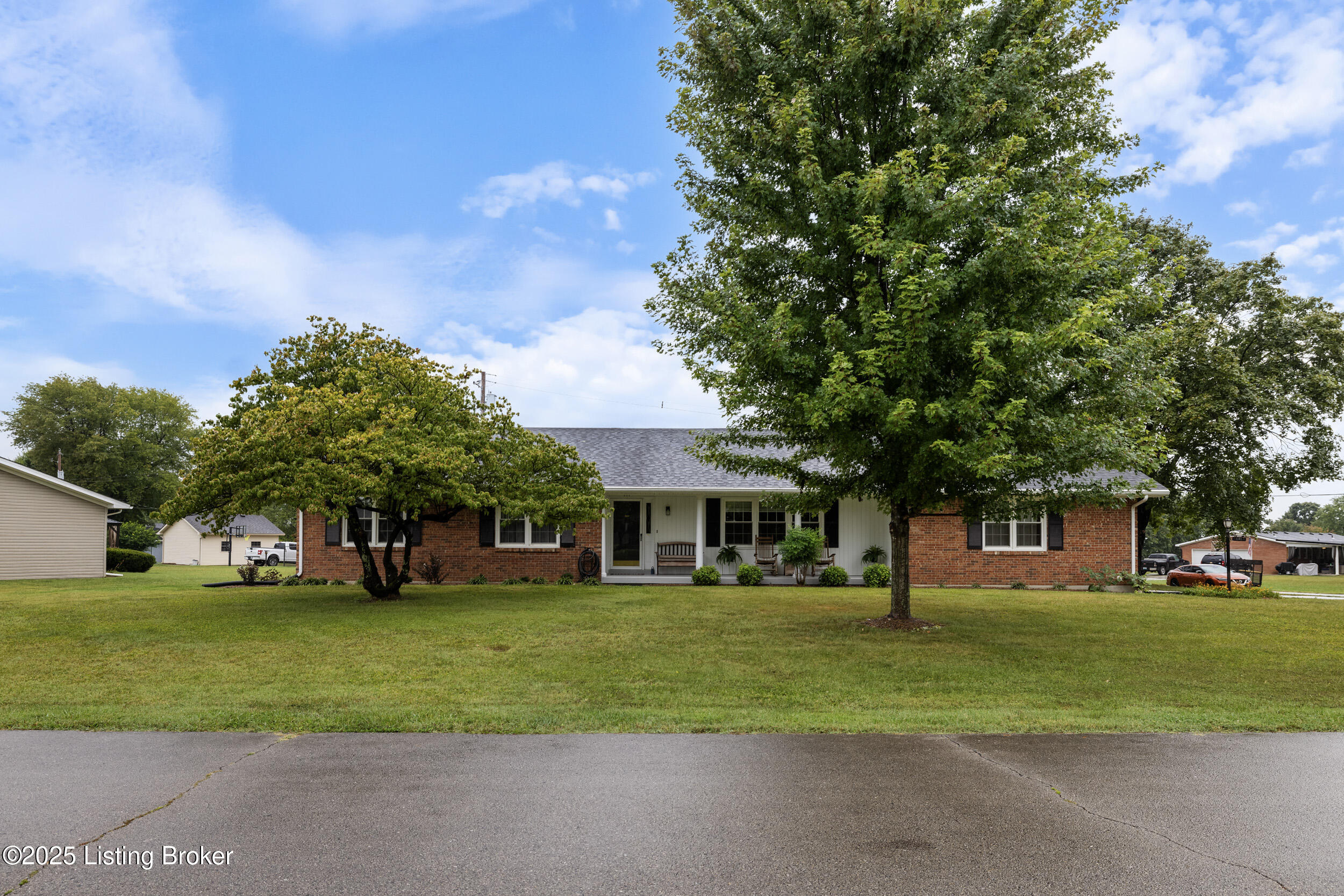 111 Hurstland Dr