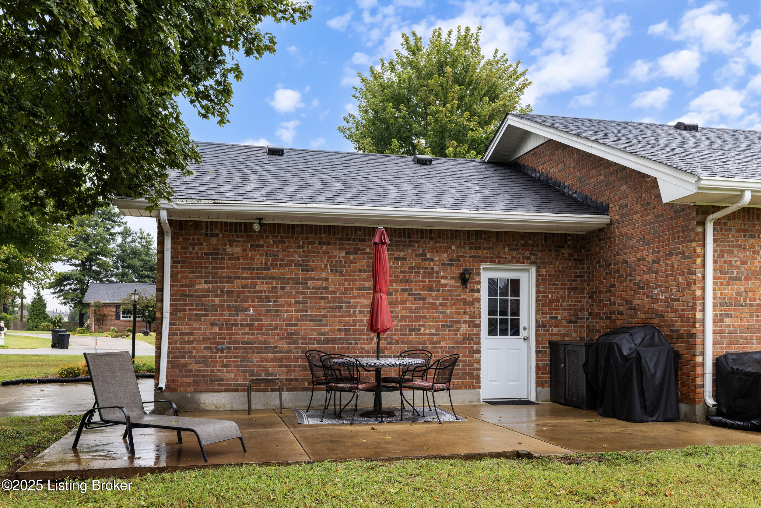 111 Hurstland Dr