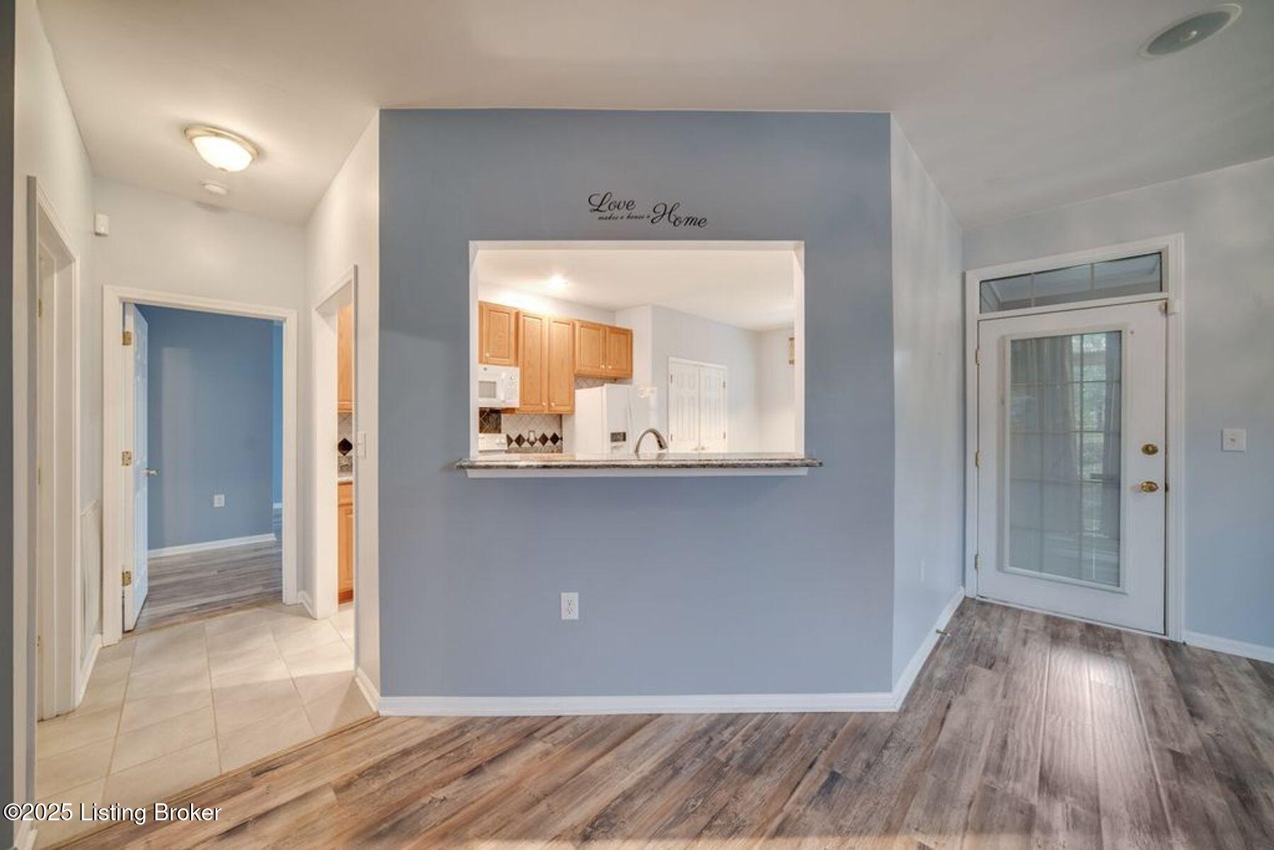 5003 Caerlson Ln