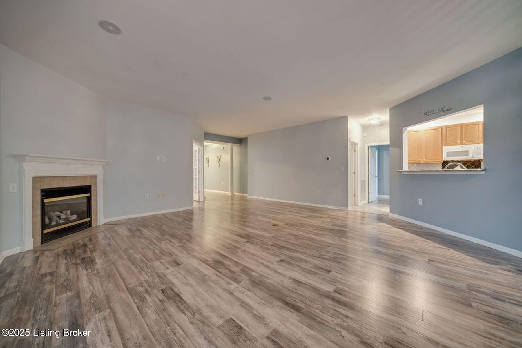 5003 Caerlson Ln