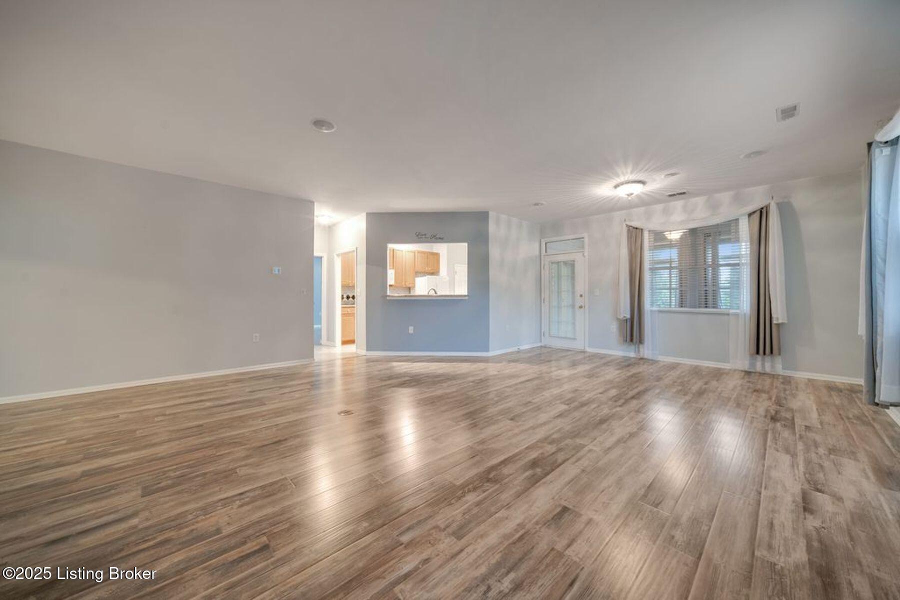 5003 Caerlson Ln