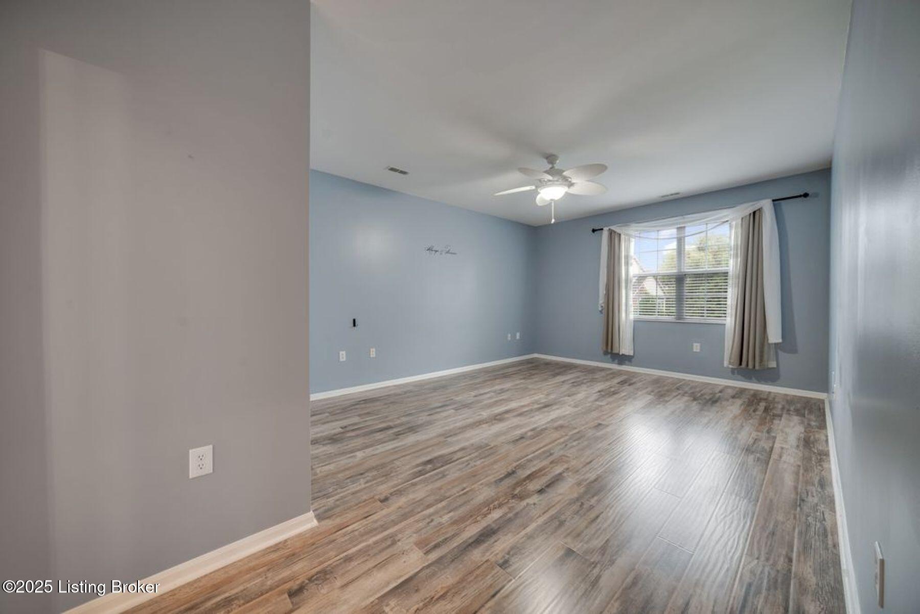 5003 Caerlson Ln