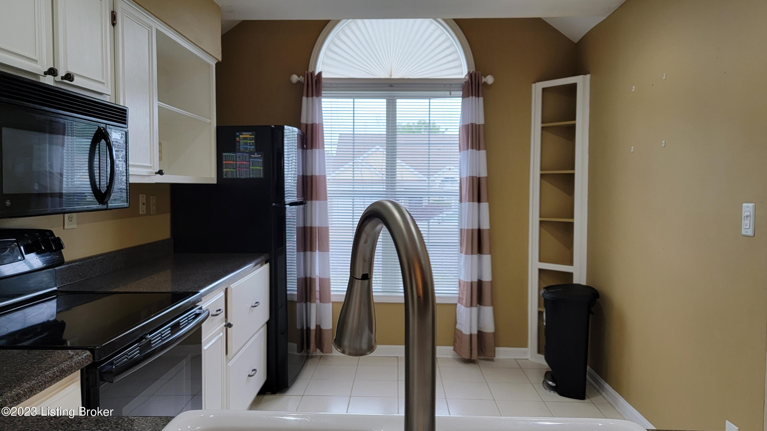 10520 Bay Pointe Ct