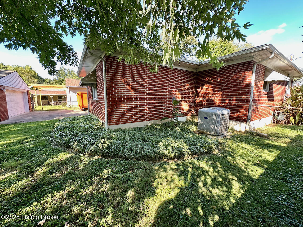 5912 Gloria Ln
