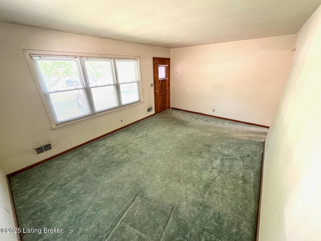 5912 Gloria Ln