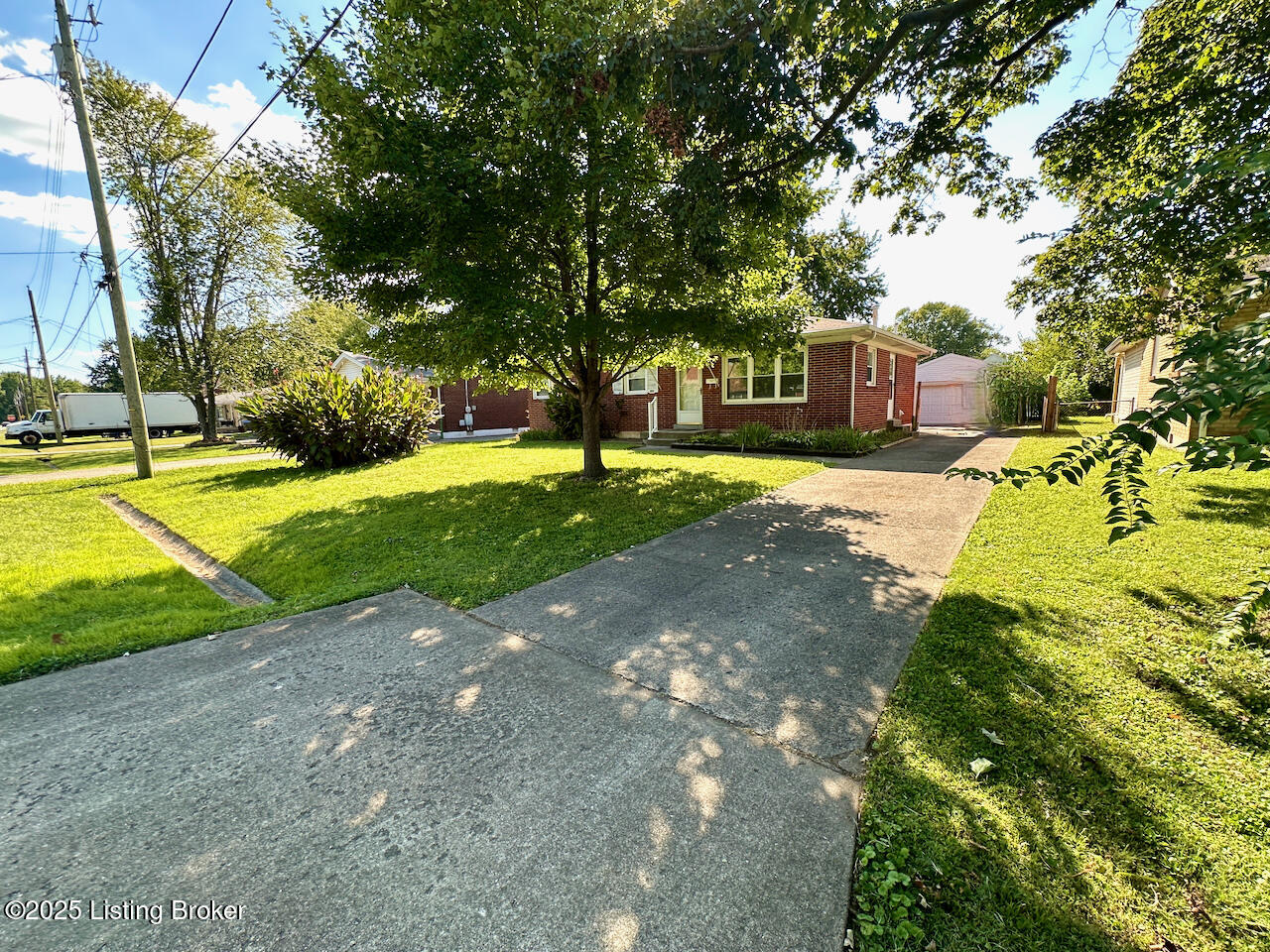 5912 Gloria Ln