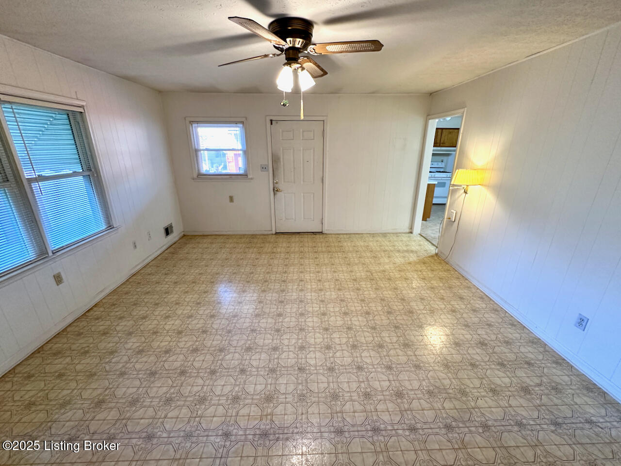 5912 Gloria Ln