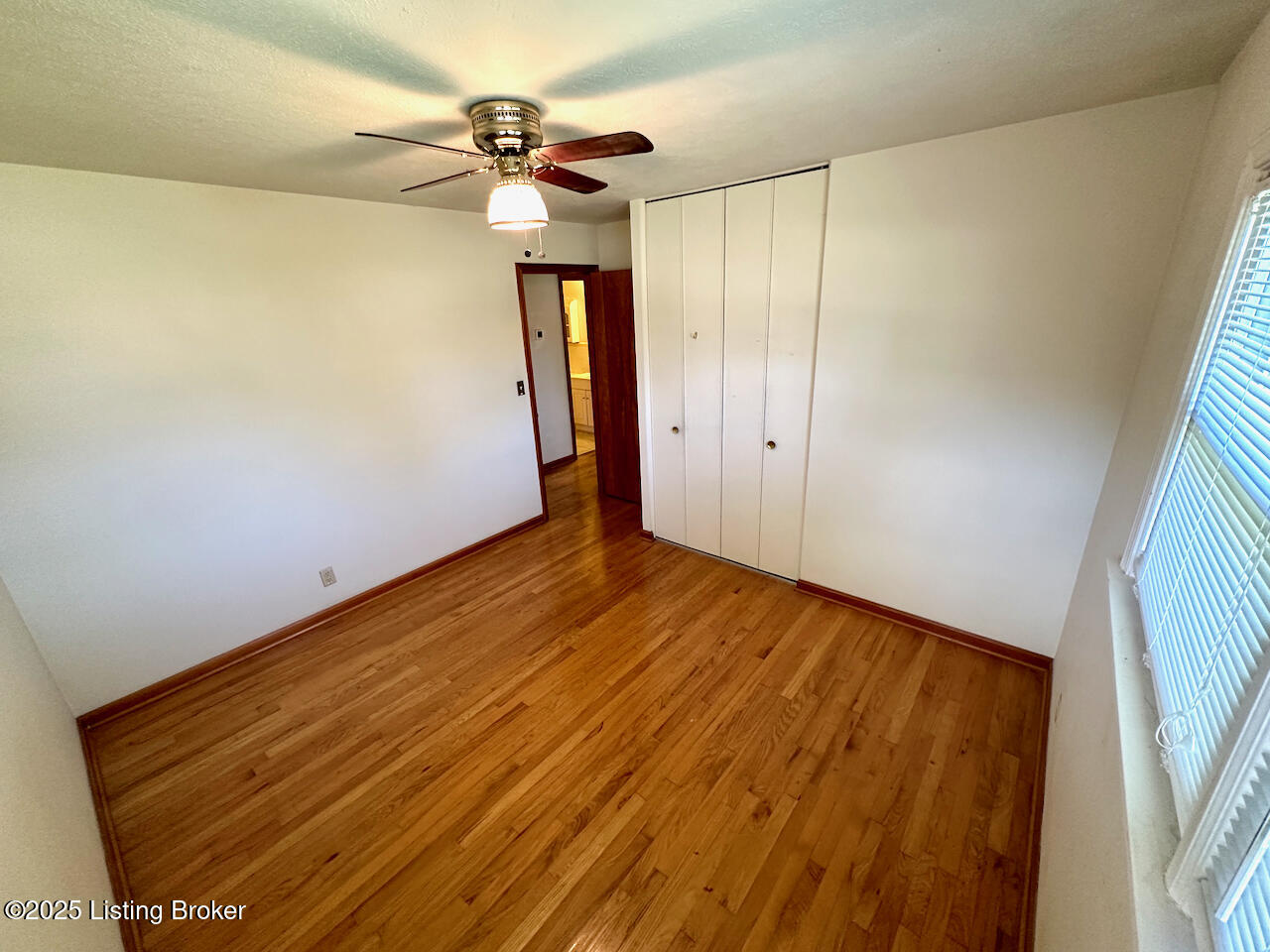 5912 Gloria Ln