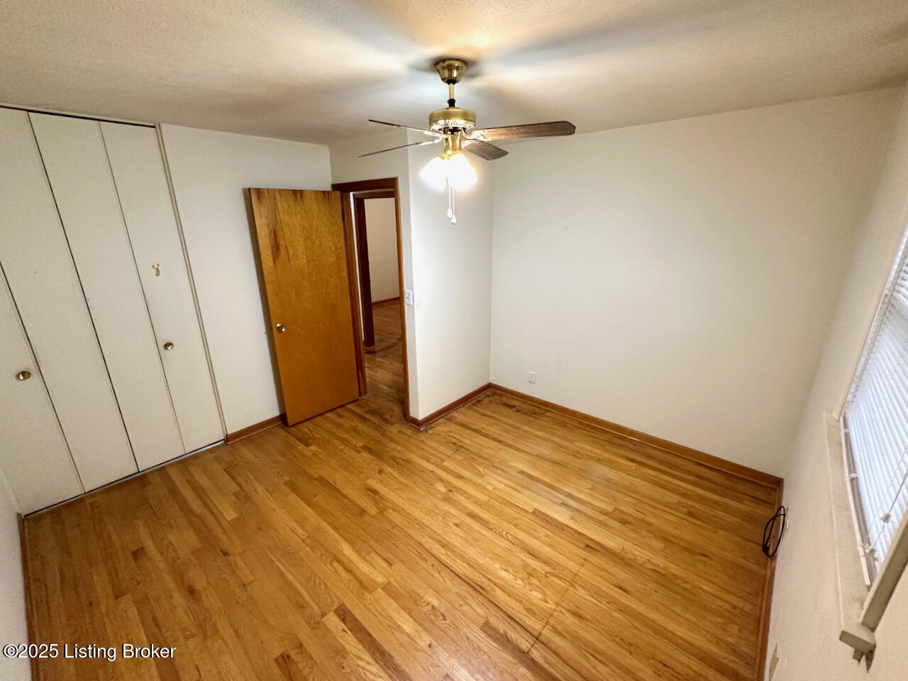5912 Gloria Ln