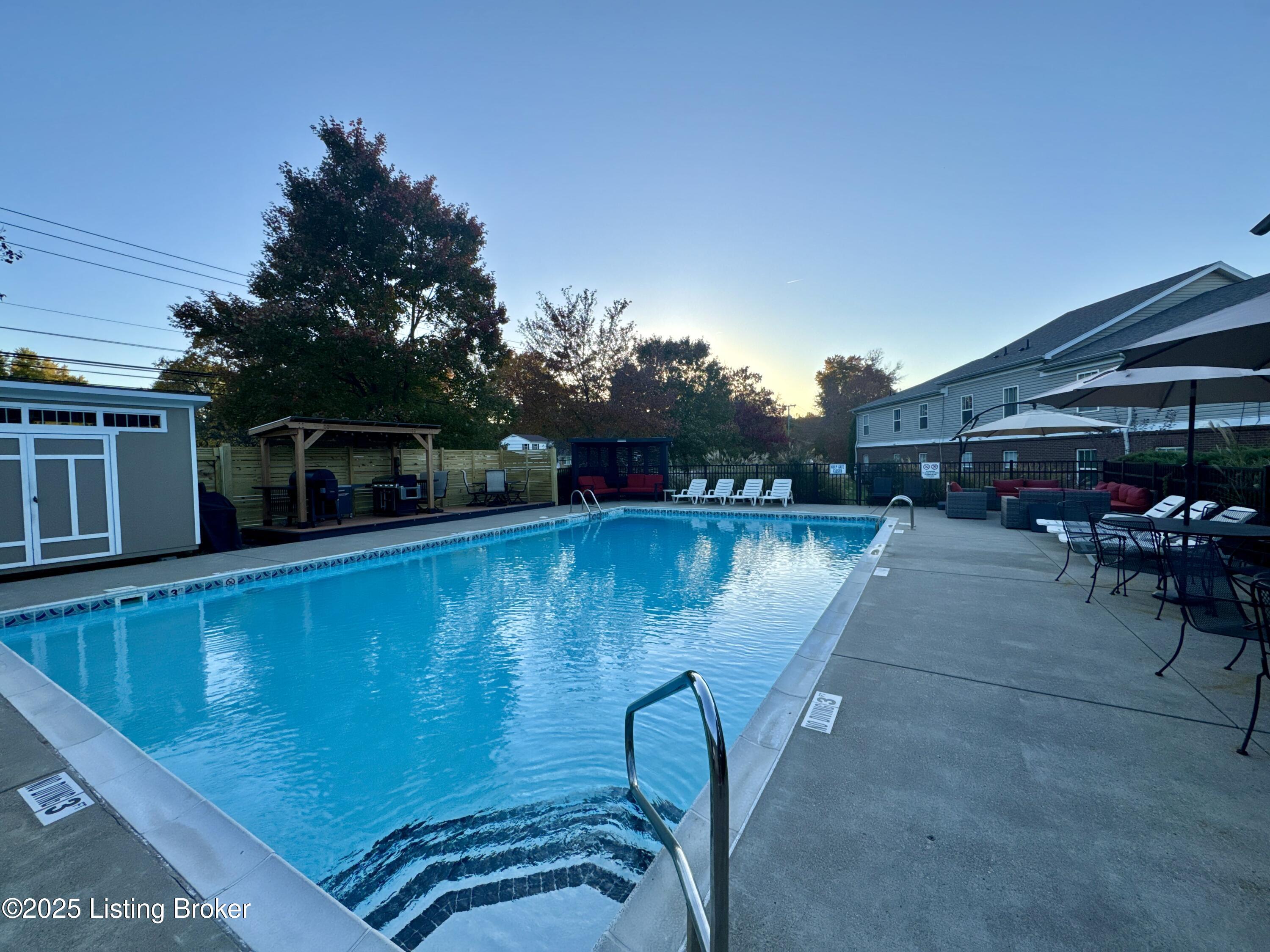 9001 Falcon Crest Ct 202