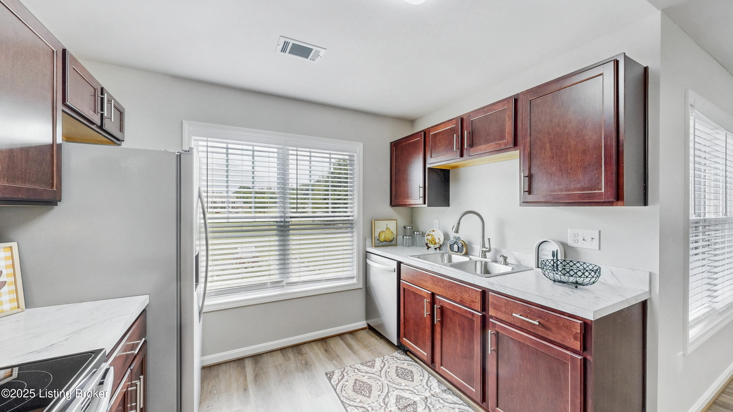 9001 Falcon Crest Ct 202